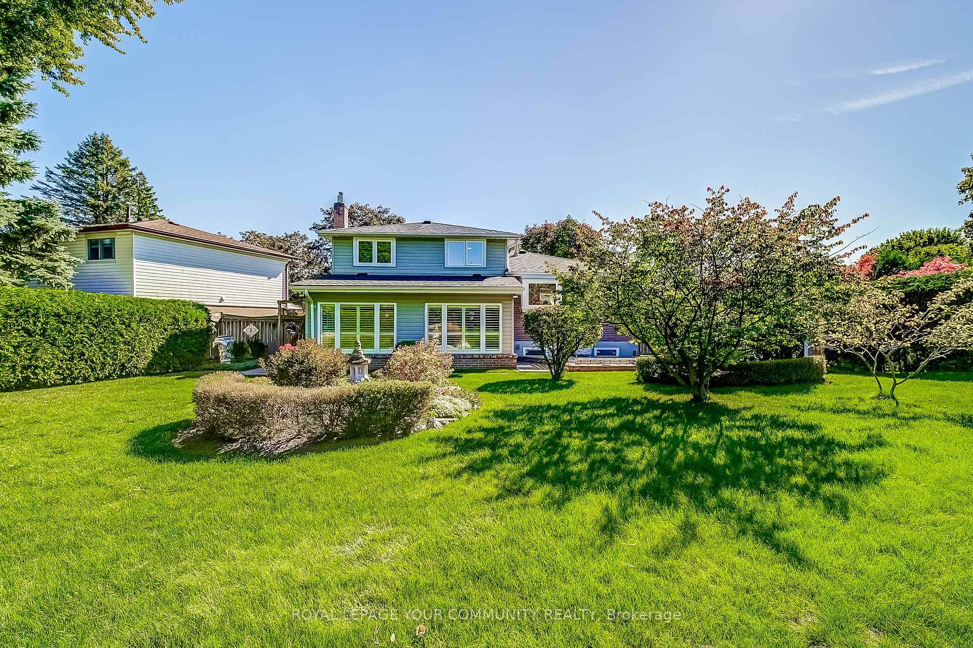 Photo 31 of 36 Devins Drive, Aurora, Aurora Heights — HOMEH