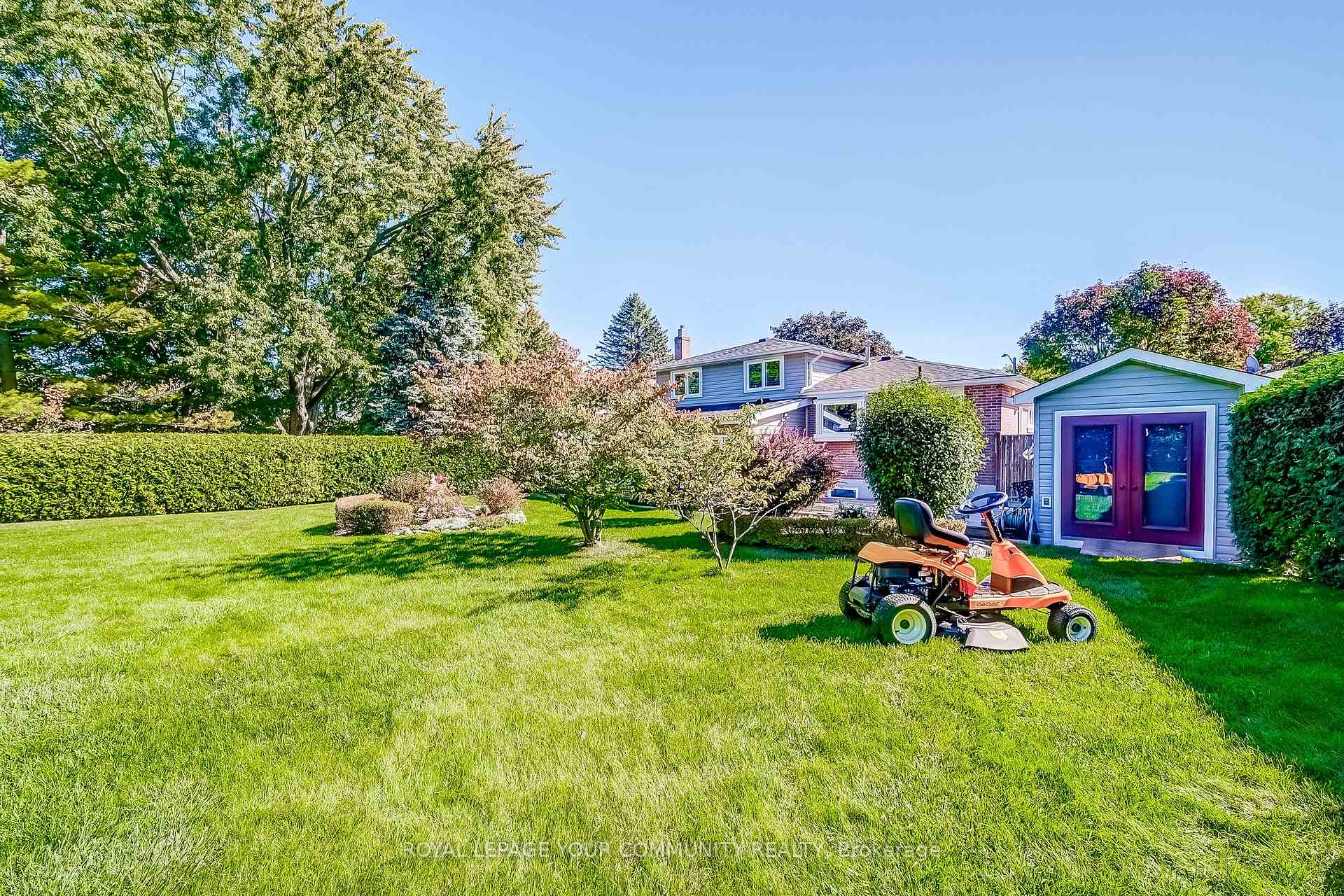 Photo 41 of 36 Devins Drive, Aurora, Aurora Heights — HOMEH
