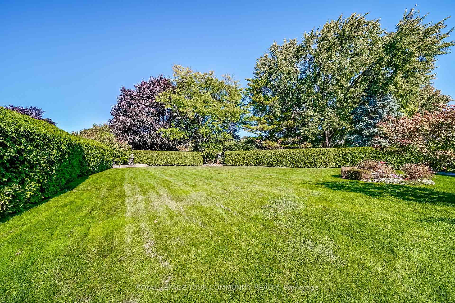 Photo 33 of 36 Devins Drive, Aurora, Aurora Heights — HOMEH