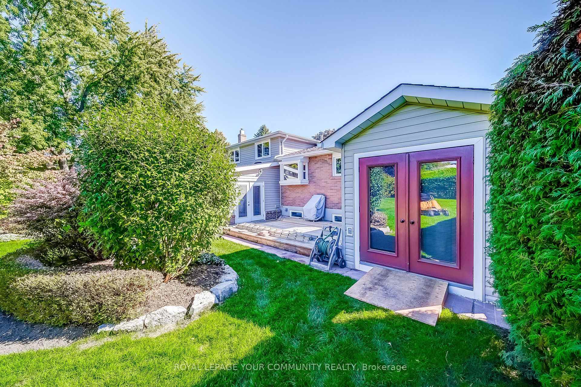Photo 43 of 36 Devins Drive, Aurora, Aurora Heights — HOMEH