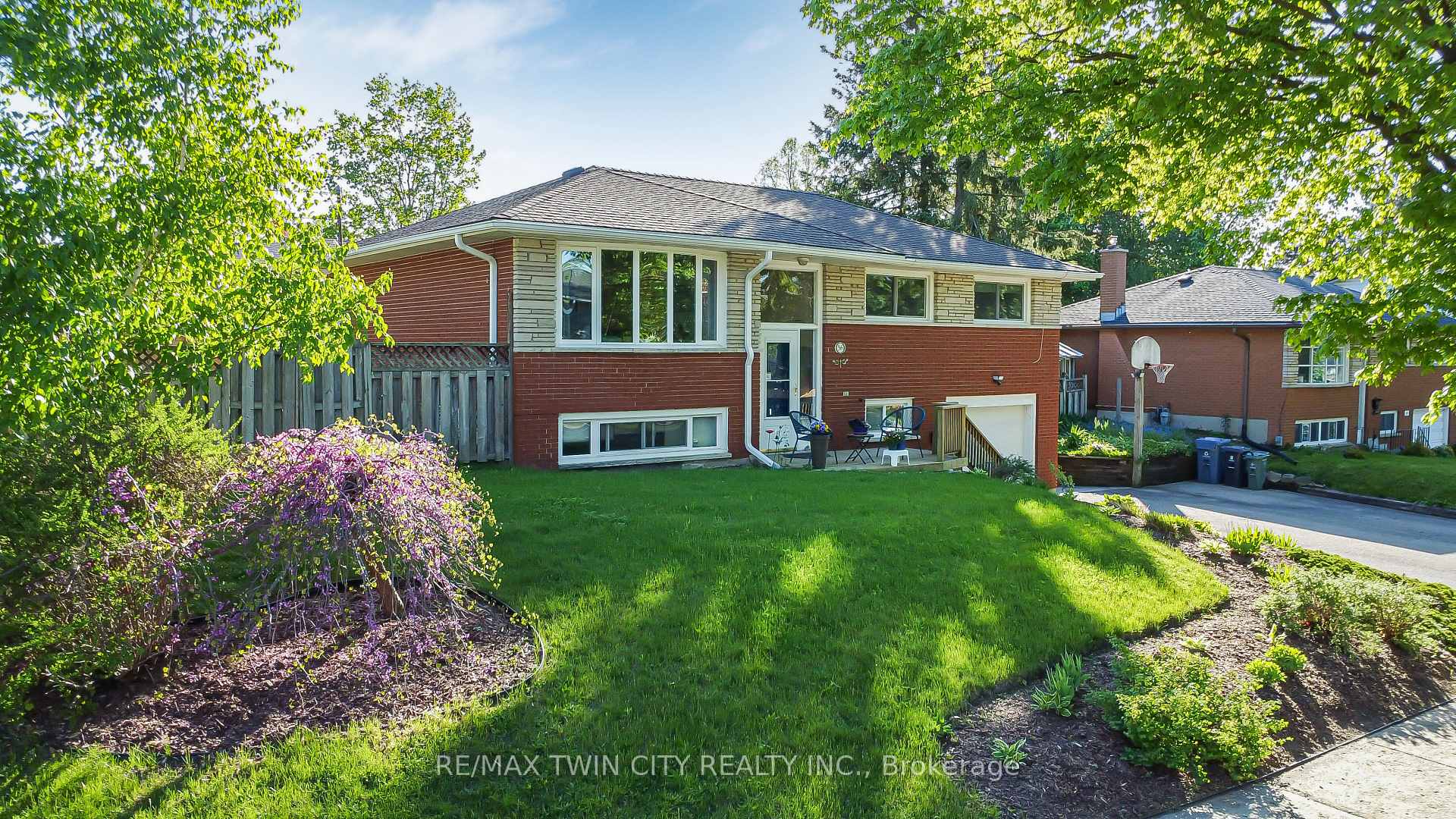 Photo 3 of 36 Nicklin Crescent, Guelph, Riverside Park — HOMEH