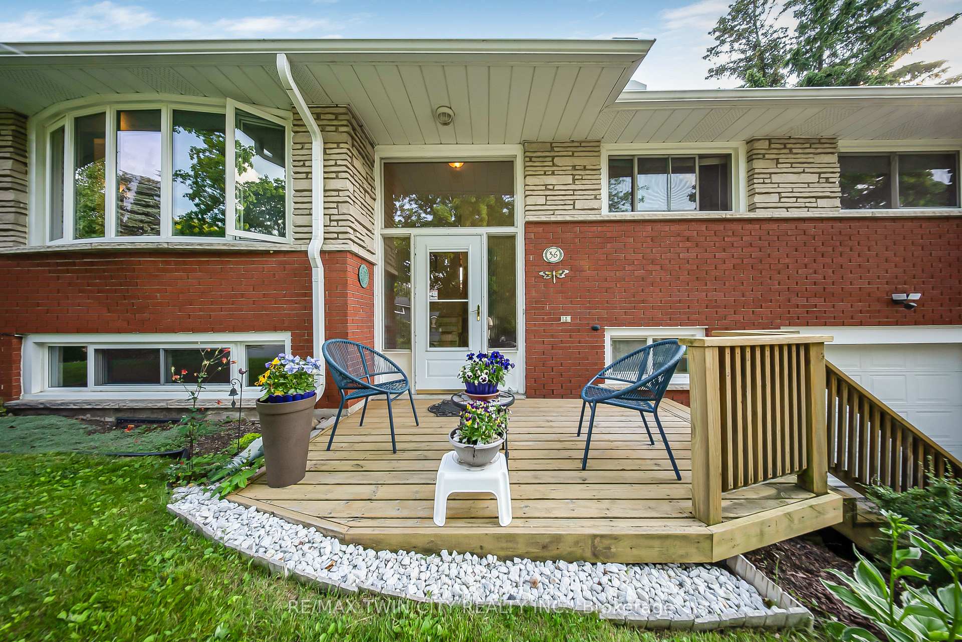 Photo 4 of 36 Nicklin Crescent, Guelph, Riverside Park — HOMEH