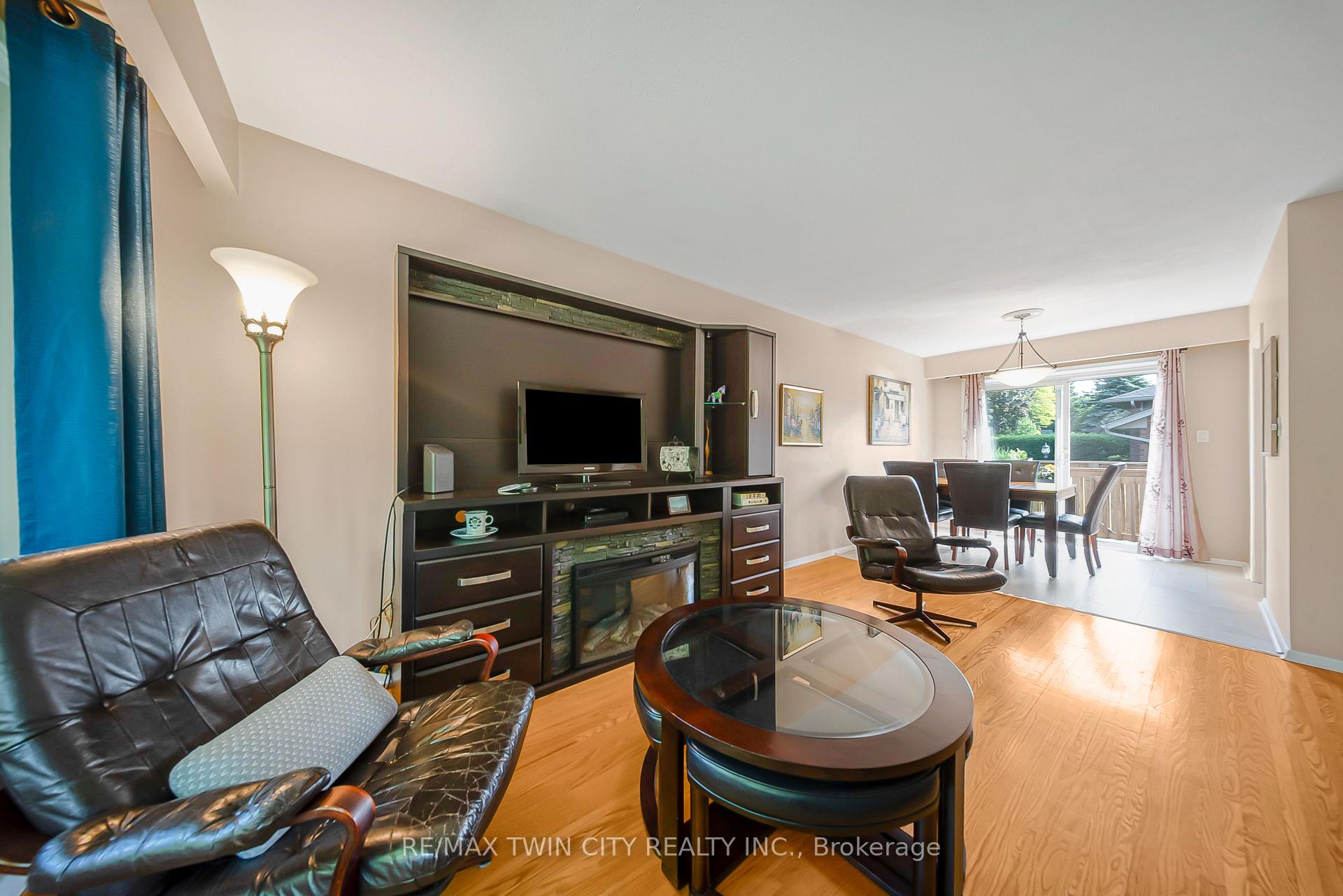 Photo 10 of 36 Nicklin Crescent, Guelph, Riverside Park — HOMEH