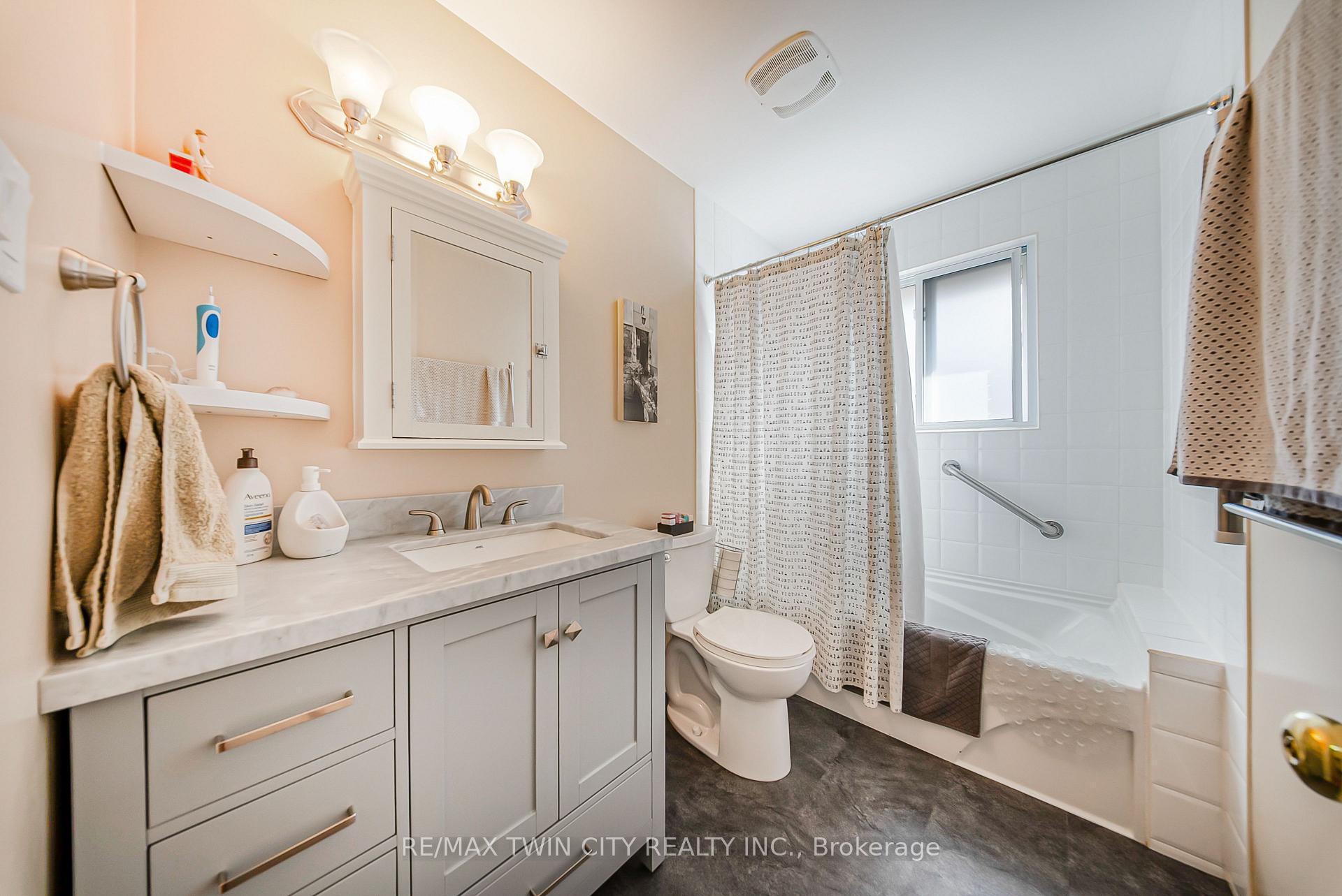 Photo 18 of 36 Nicklin Crescent, Guelph, Riverside Park — HOMEH