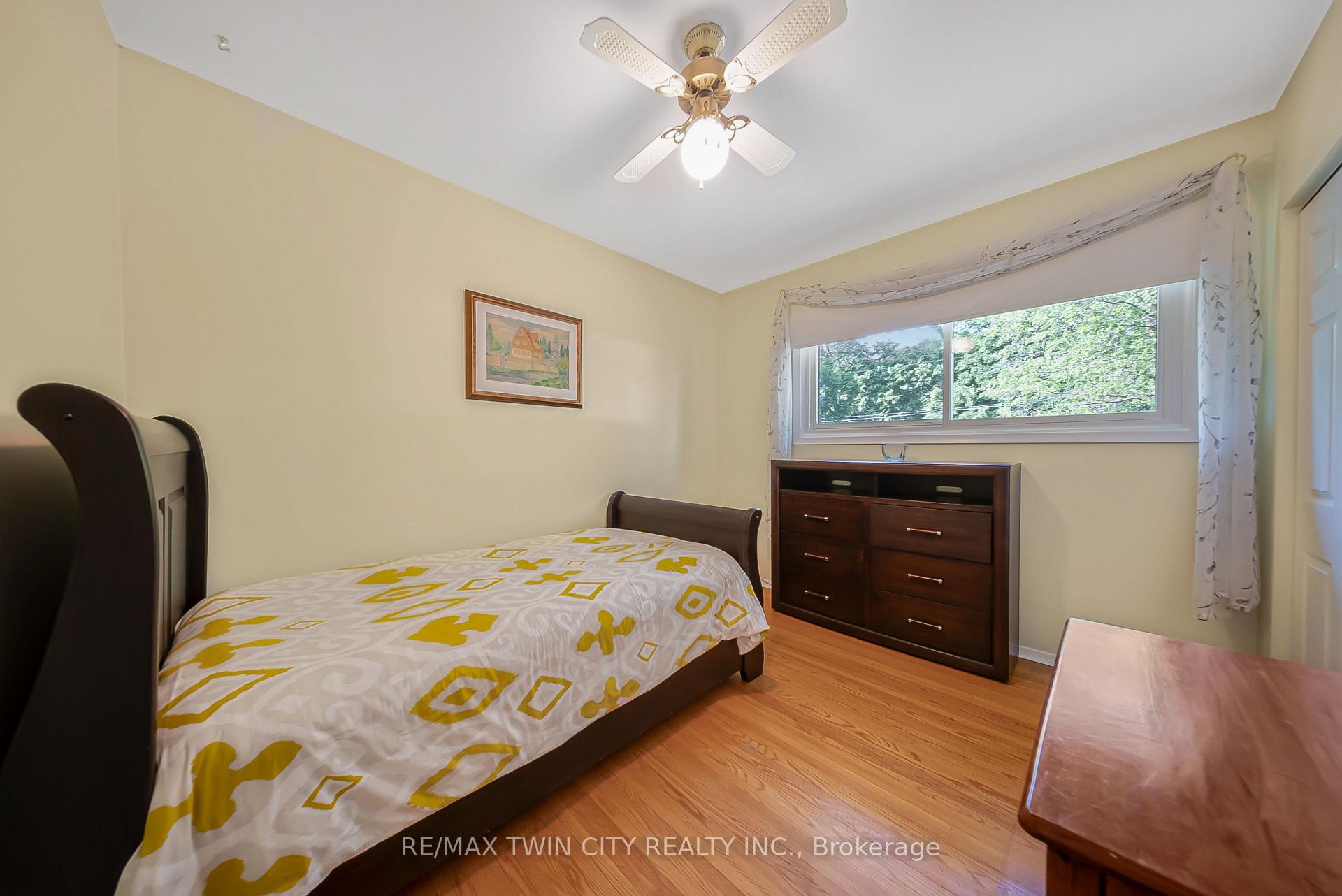 Photo 22 of 36 Nicklin Crescent, Guelph, Riverside Park — HOMEH