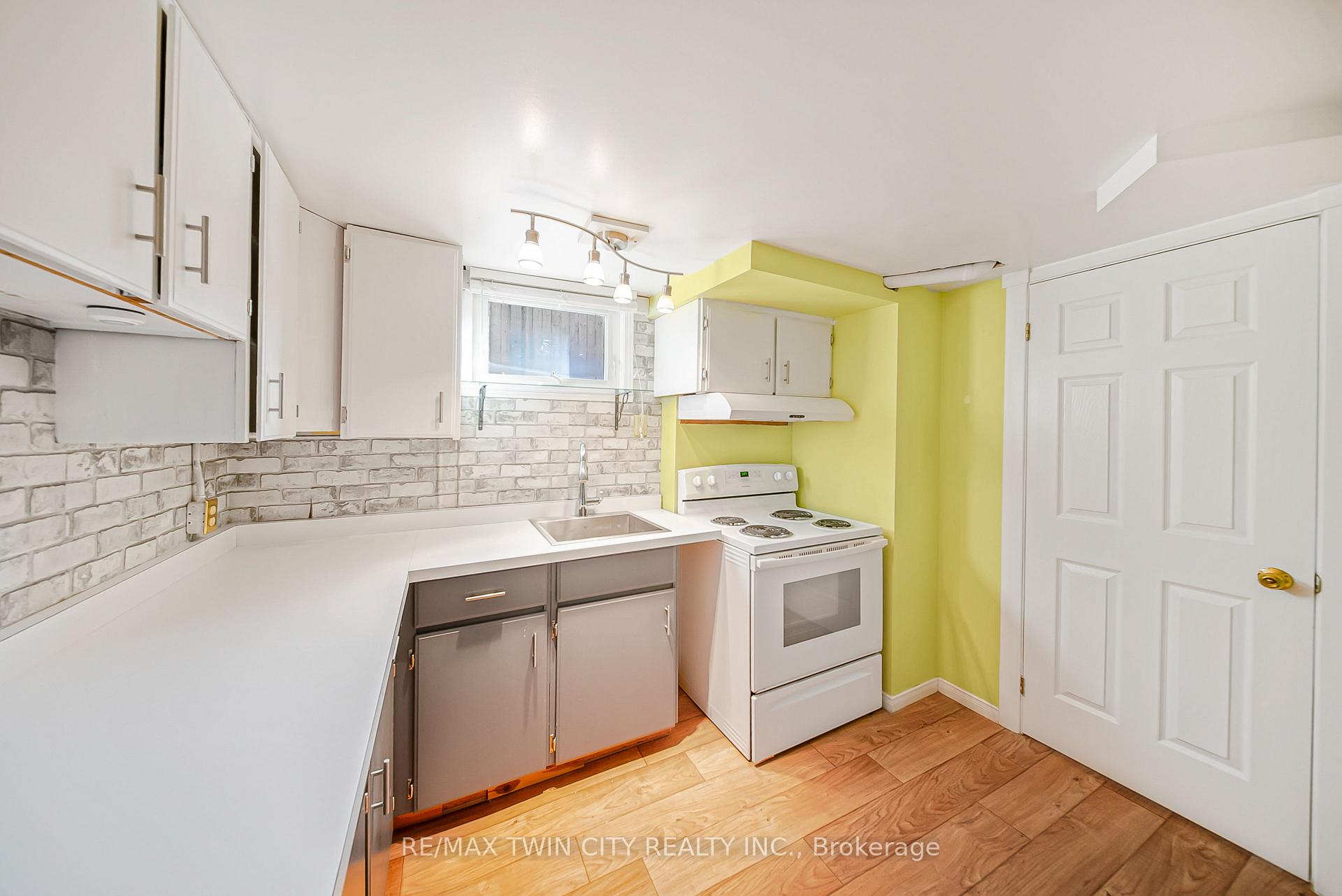 Photo 30 of 36 Nicklin Crescent, Guelph, Riverside Park — HOMEH