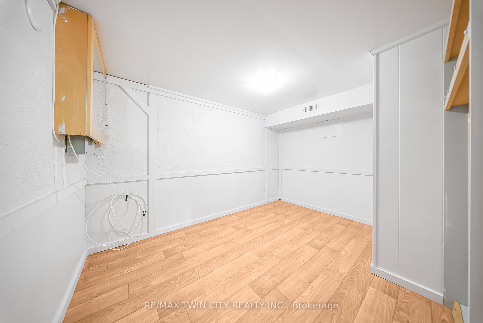 Photo 33 of 36 Nicklin Crescent, Guelph, Riverside Park — HOMEH