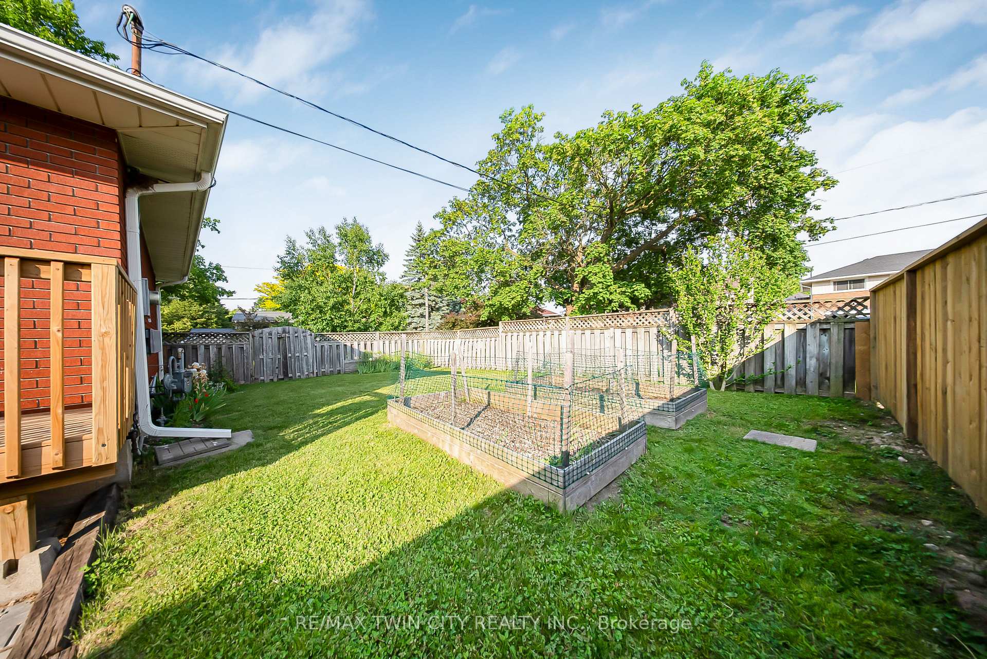 Photo 37 of 36 Nicklin Crescent, Guelph, Riverside Park — HOMEH