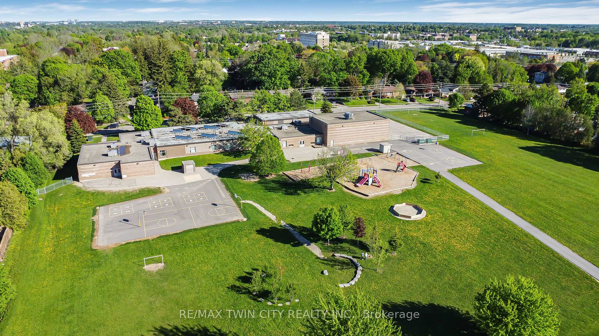 Photo 43 of 36 Nicklin Crescent, Guelph, Riverside Park — HOMEH