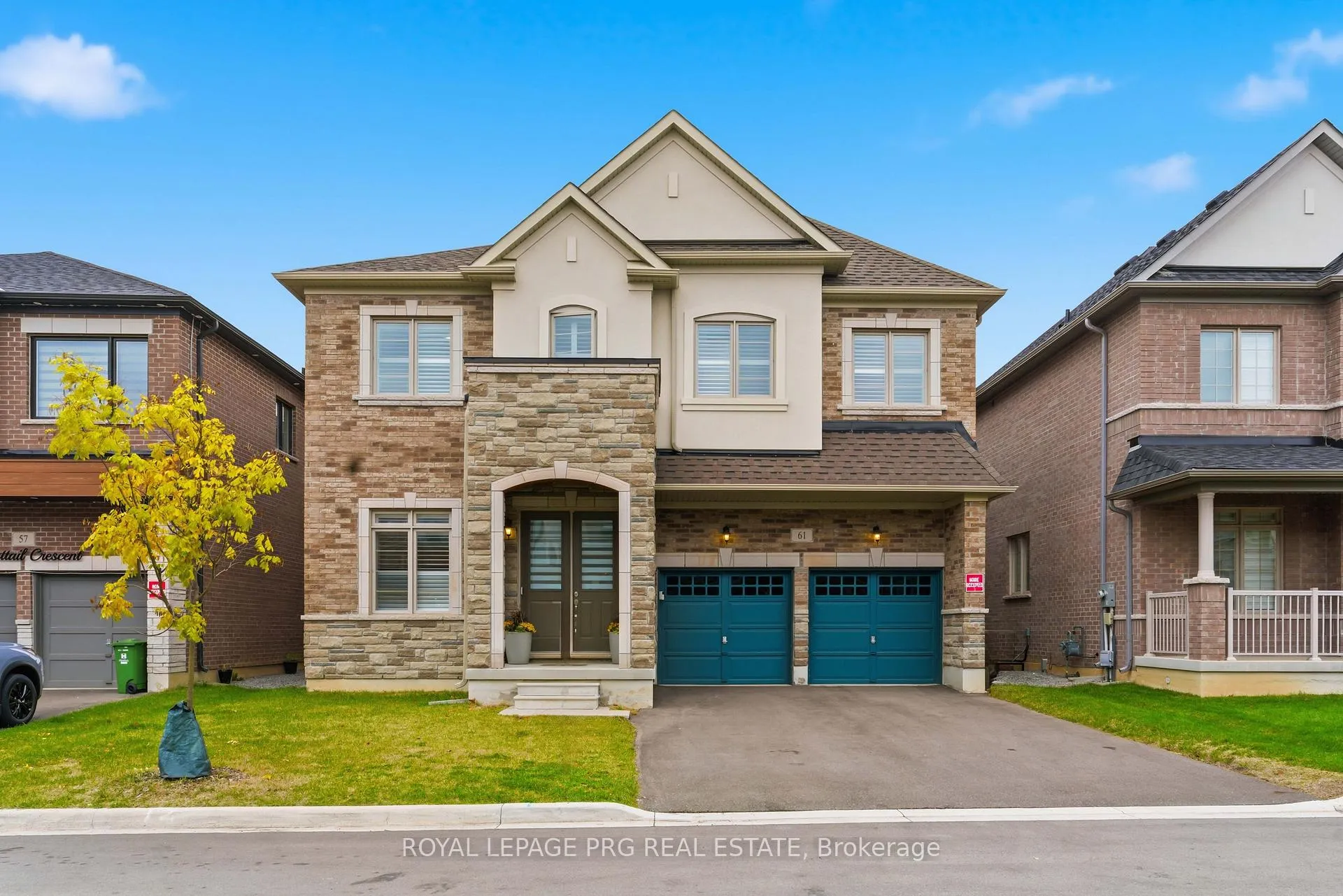 Photo 2 of 61 Cattail Crescent, Hamilton, Waterdown — HOMEH