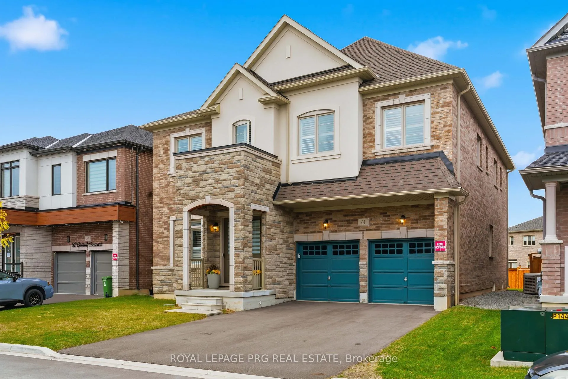 Photo 3 of 61 Cattail Crescent, Hamilton, Waterdown — HOMEH
