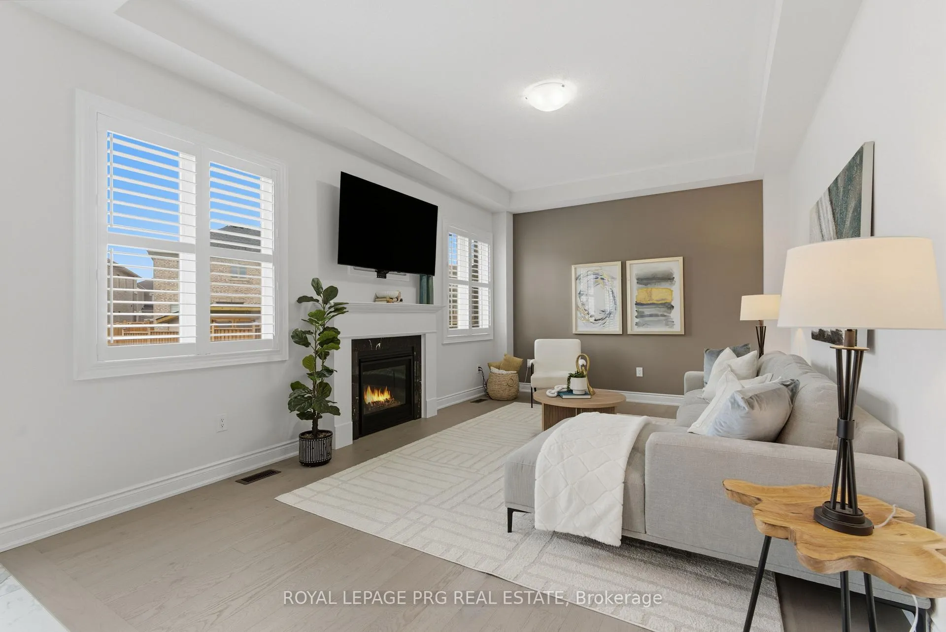 Photo 4 of 61 Cattail Crescent, Hamilton, Waterdown — HOMEH