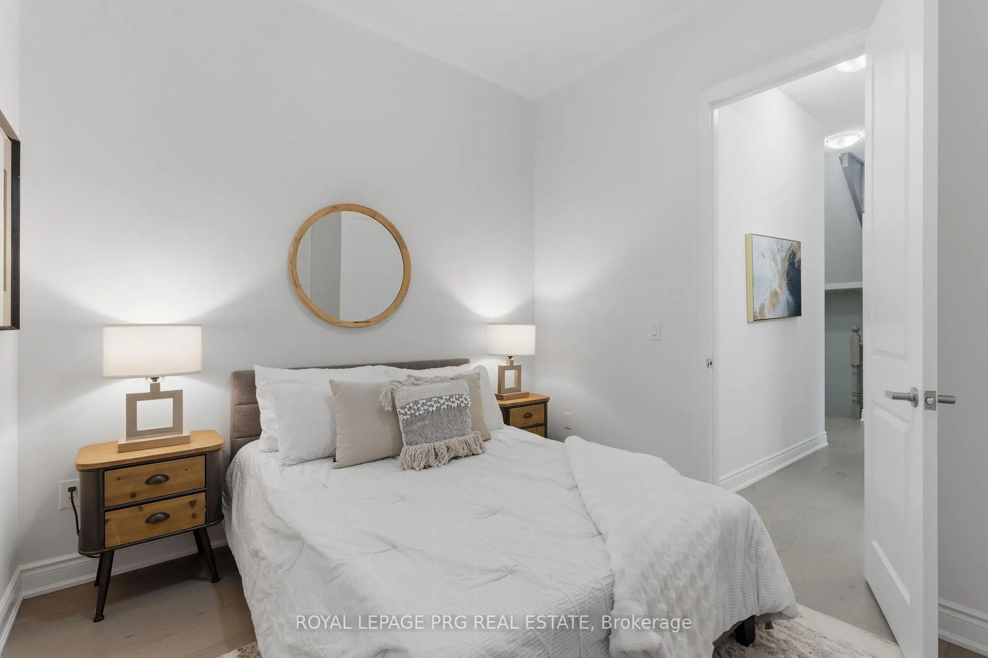 Photo 15 of 61 Cattail Crescent, Hamilton, Waterdown — HOMEH
