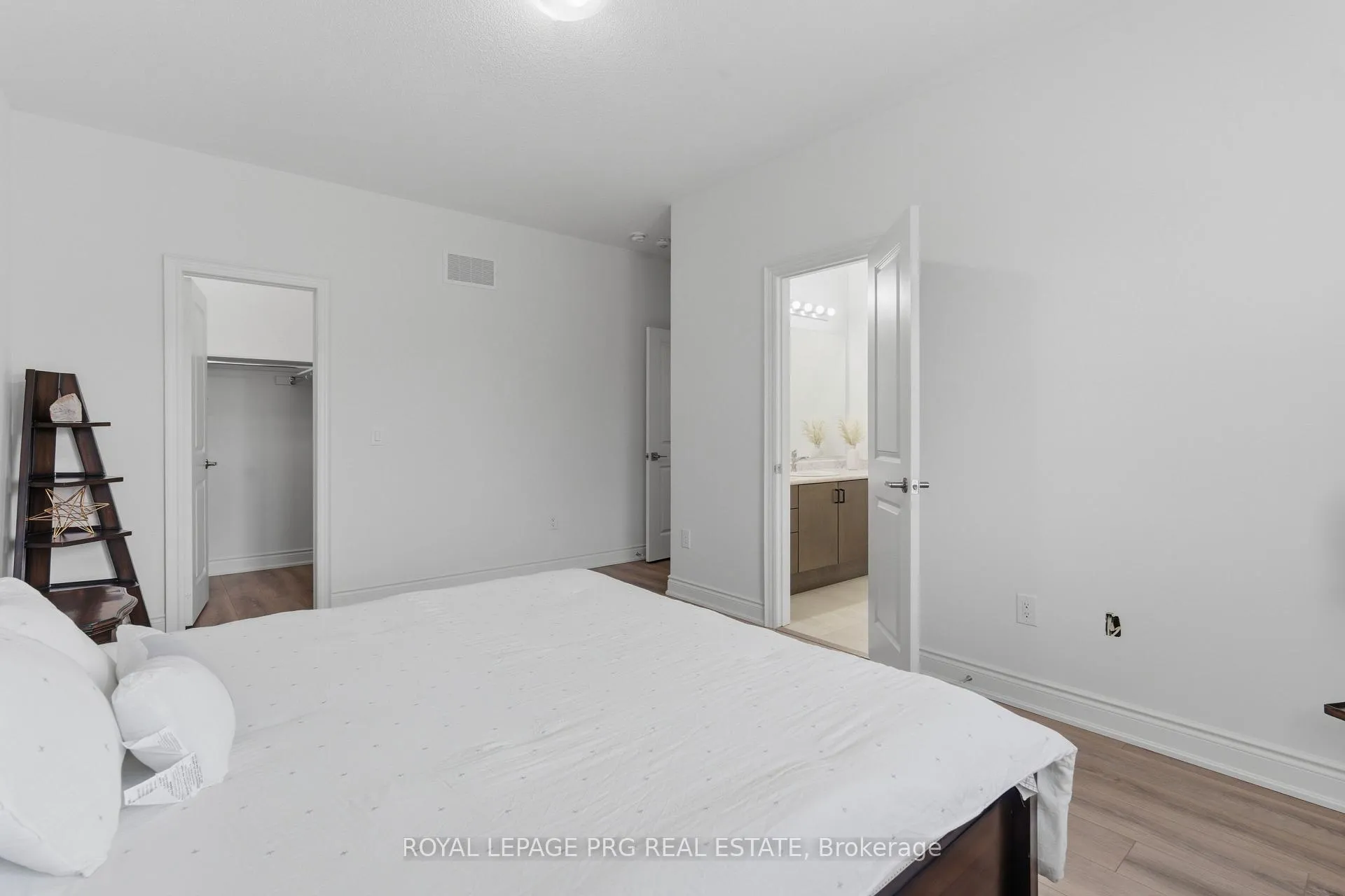 Photo 23 of 61 Cattail Crescent, Hamilton, Waterdown — HOMEH