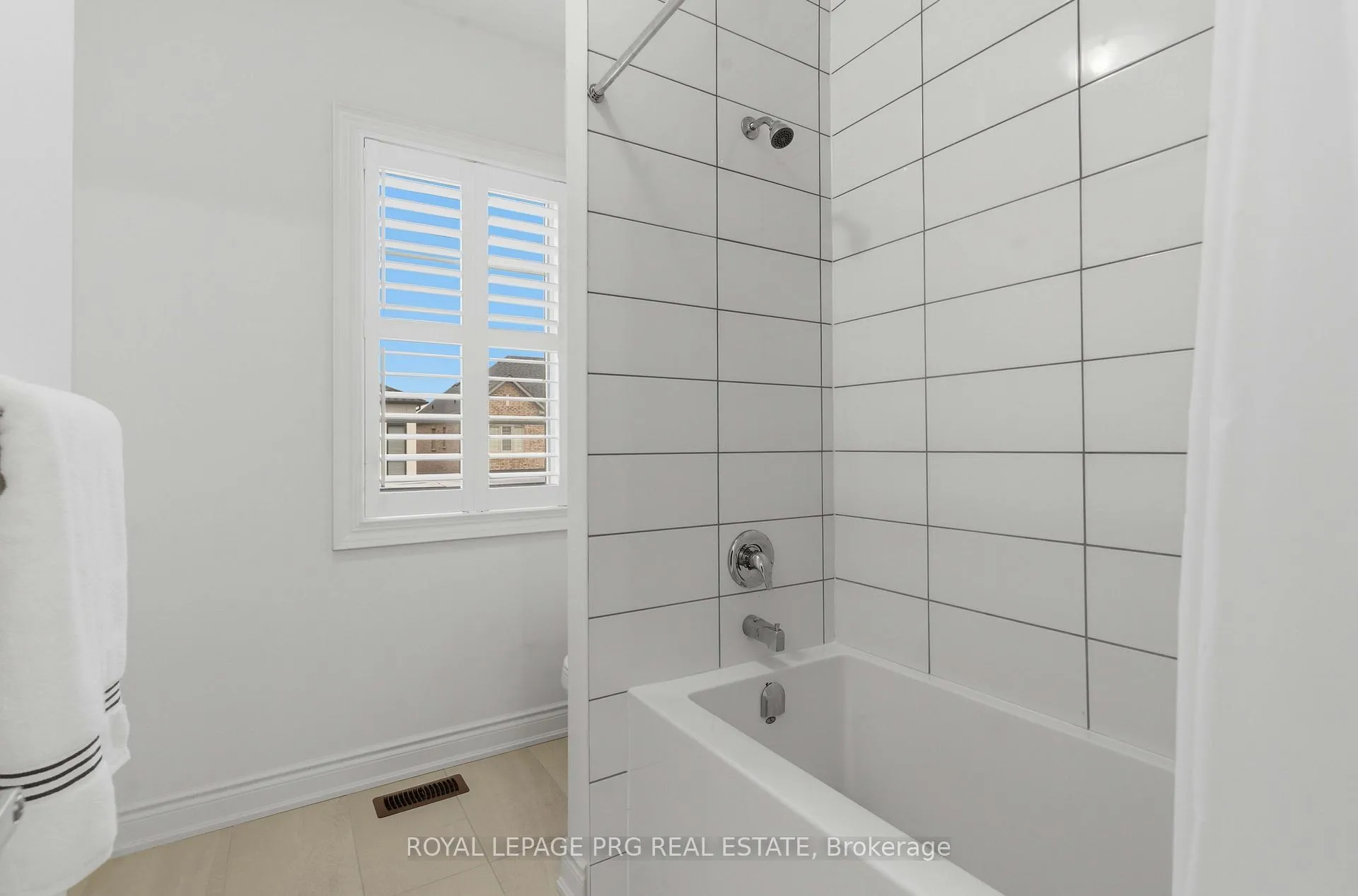 Photo 26 of 61 Cattail Crescent, Hamilton, Waterdown — HOMEH