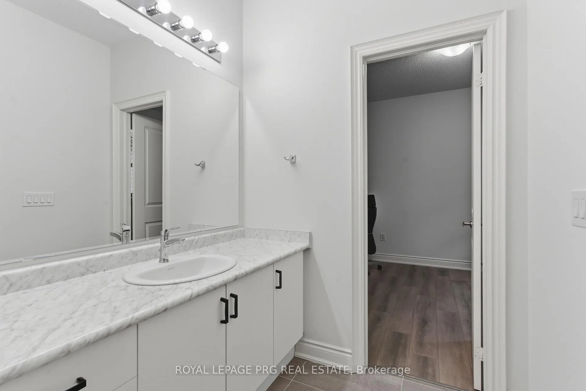 Photo 34 of 61 Cattail Crescent, Hamilton, Waterdown — HOMEH