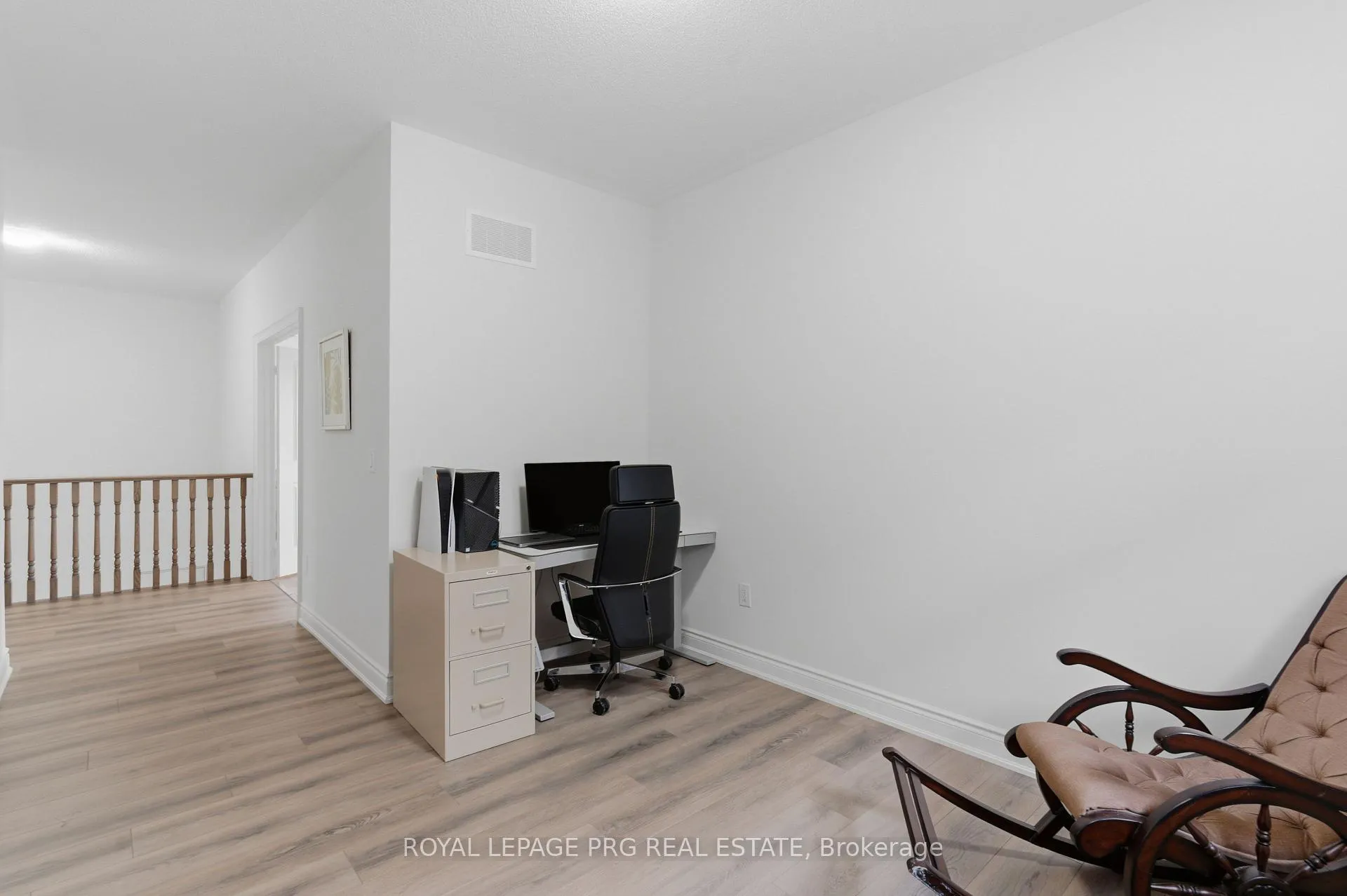 Photo 36 of 61 Cattail Crescent, Hamilton, Waterdown — HOMEH