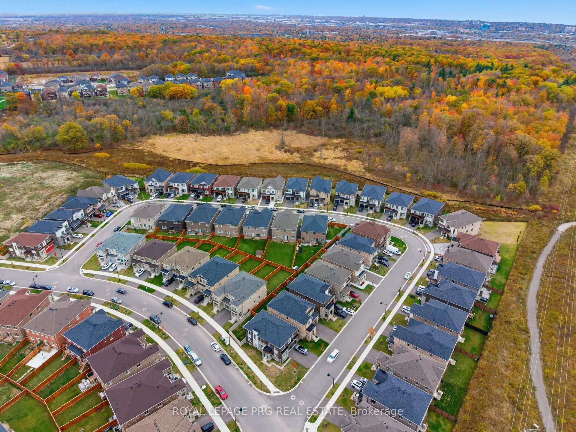 Photo 40 of 61 Cattail Crescent, Hamilton, Waterdown — HOMEH