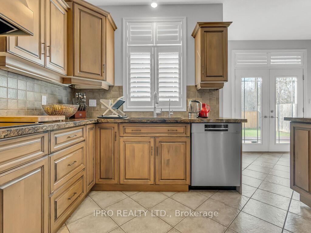 Photo 14 of 18 Tovell Drive, Guelph, Willow West/Sugarbush/West Acres — HOMEH