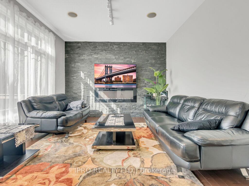 Photo 18 of 18 Tovell Drive, Guelph, Willow West/Sugarbush/West Acres — HOMEH