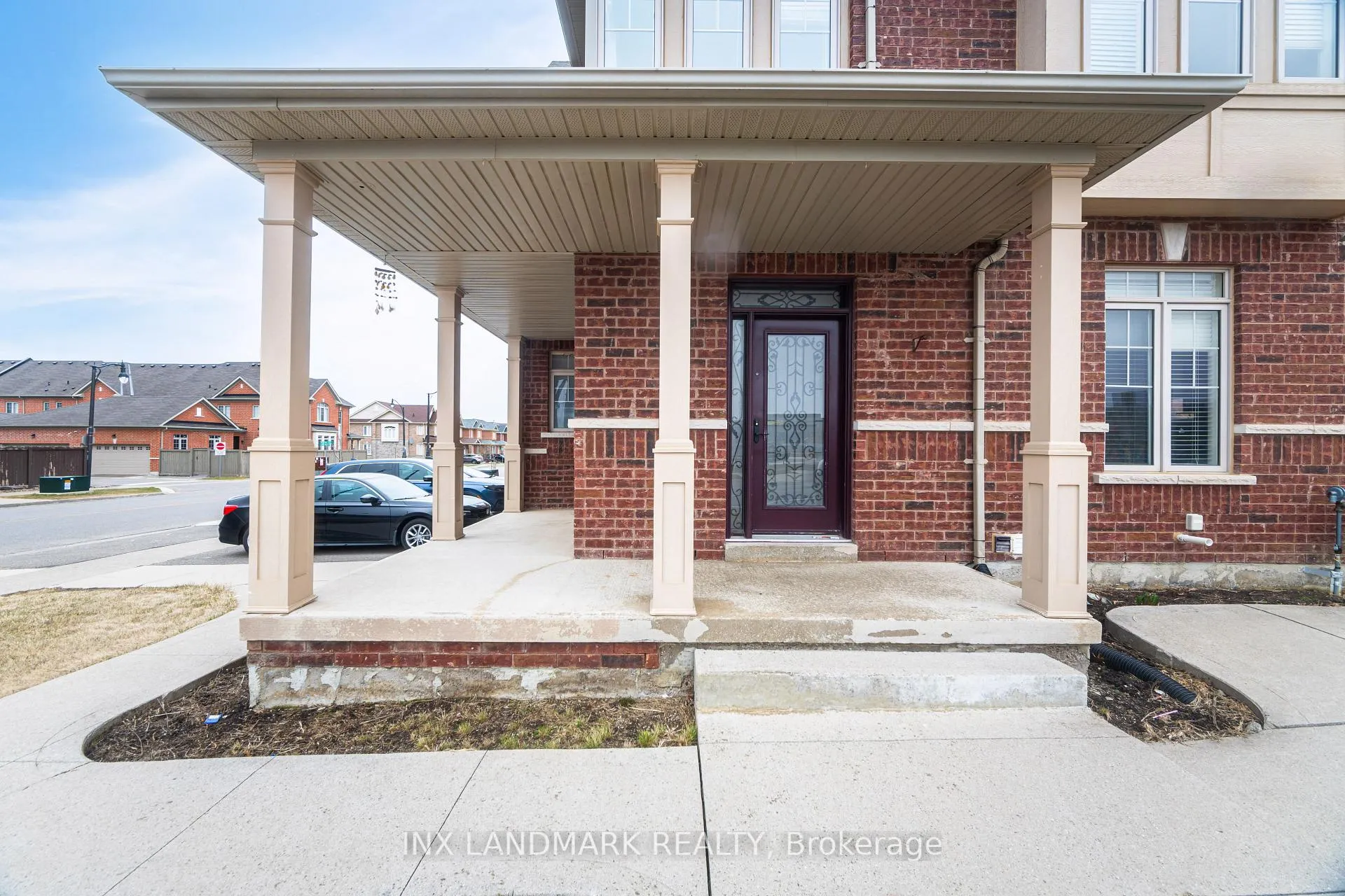 Photo 5 of 125 Remembrance Road, Brampton, Northwest Brampton — HOMEH
