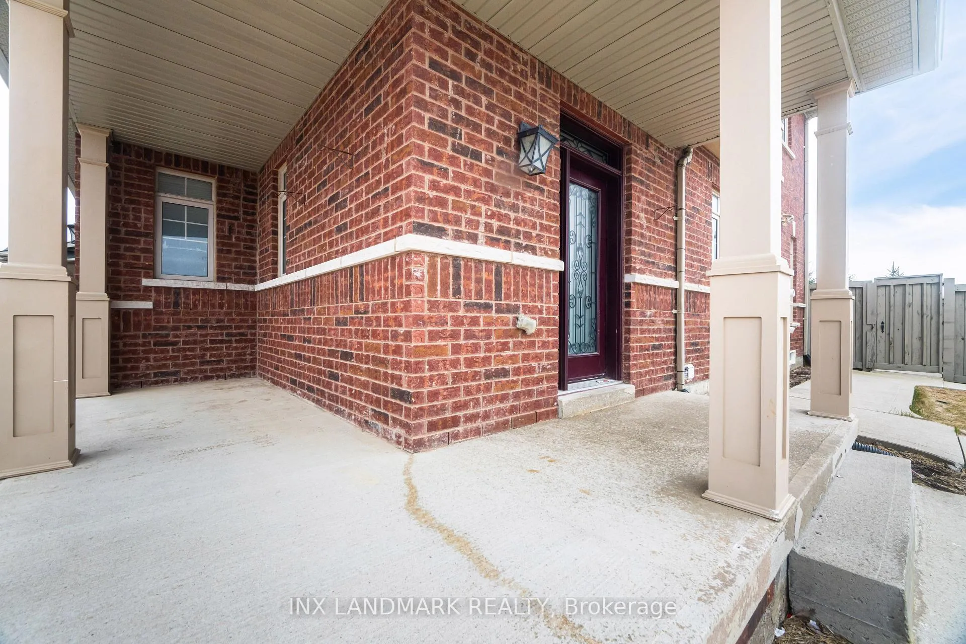 Photo 6 of 125 Remembrance Road, Brampton, Northwest Brampton — HOMEH