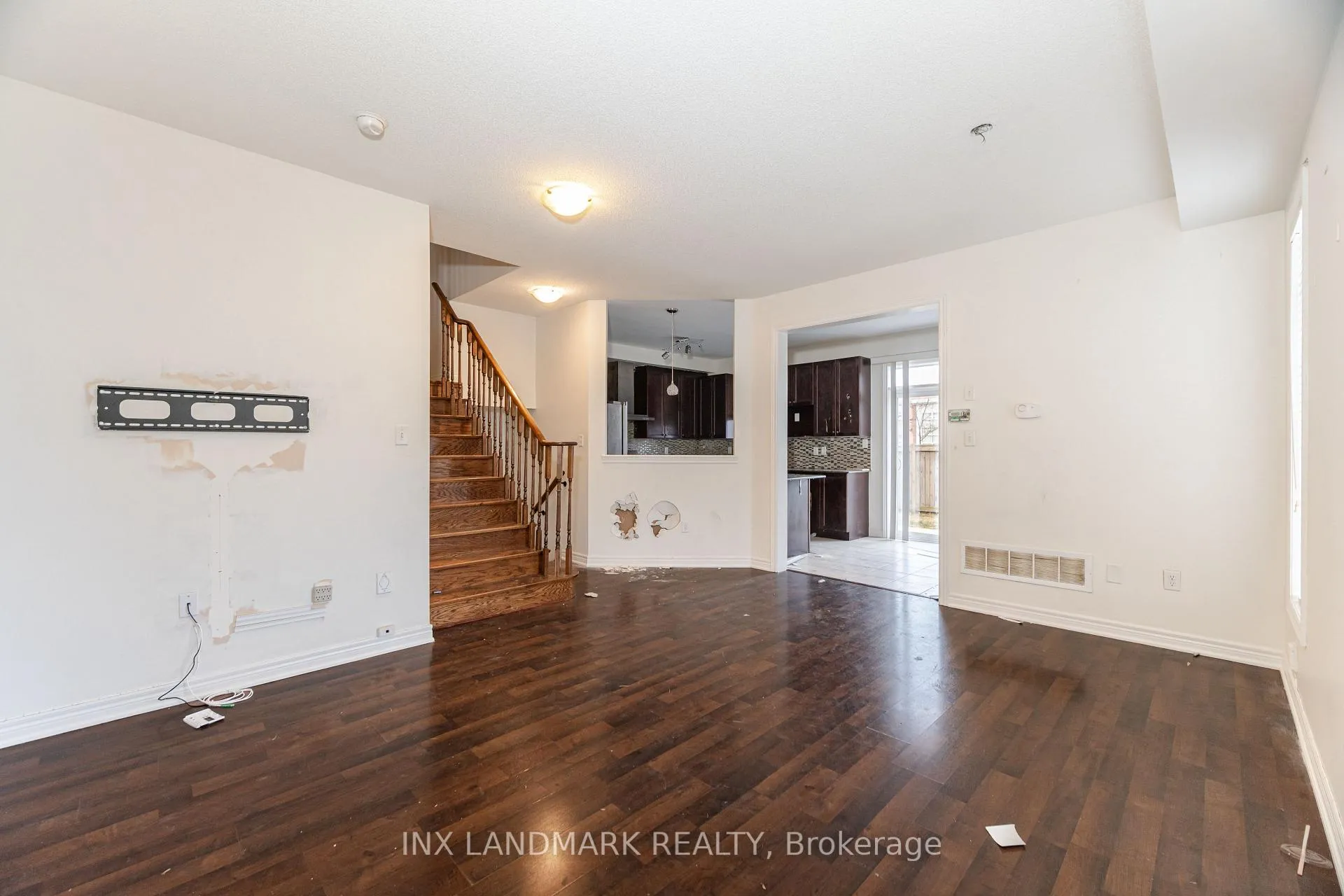 Photo 9 of 125 Remembrance Road, Brampton, Northwest Brampton — HOMEH