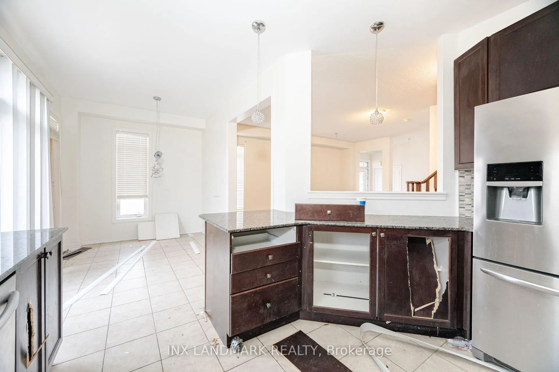 Photo 13 of 125 Remembrance Road, Brampton, Northwest Brampton — HOMEH