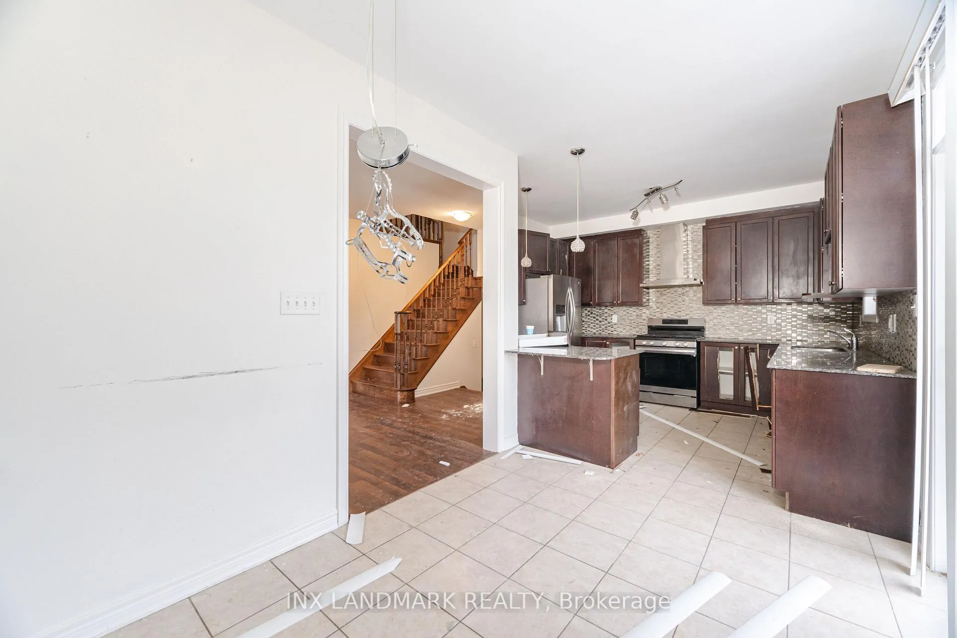Photo 16 of 125 Remembrance Road, Brampton, Northwest Brampton — HOMEH