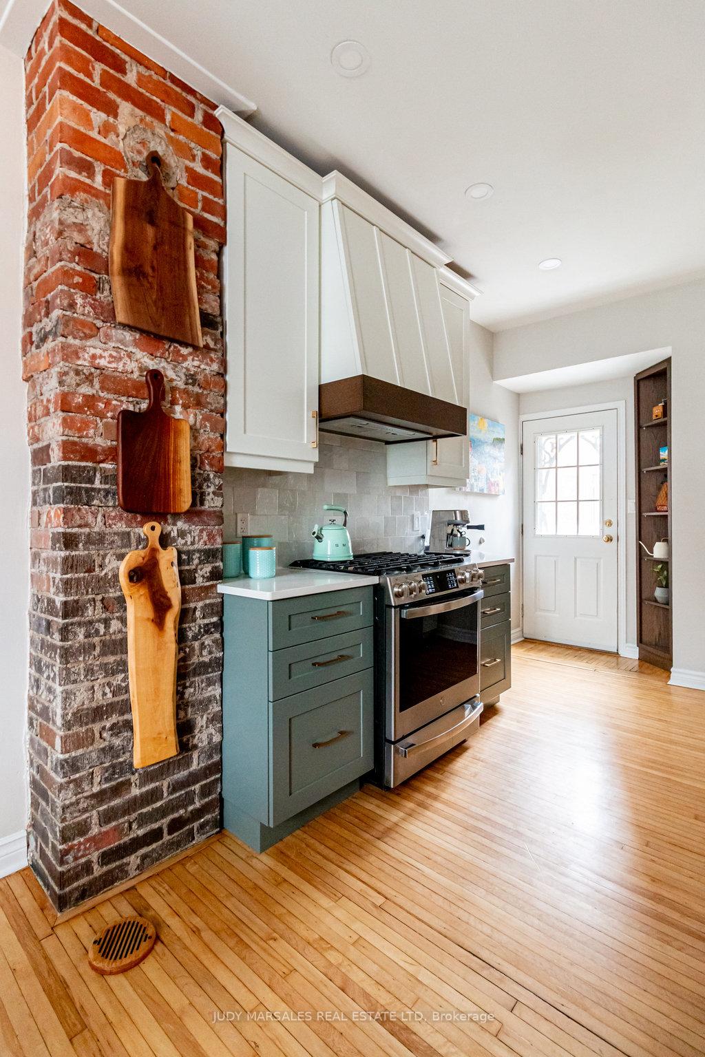 Photo 15 of 306 Hess Street S, Hamilton, Durand — HOMEH