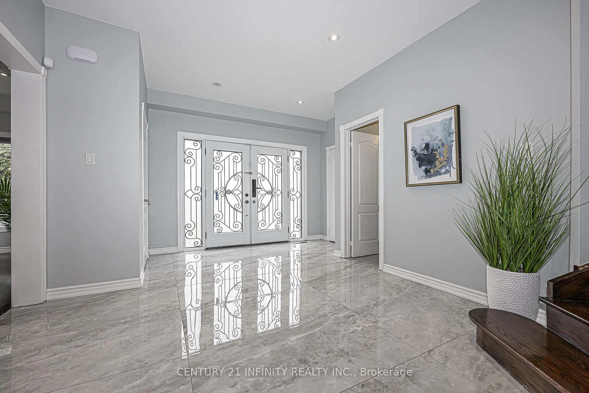Photo 4 of 150 Strathearn Avenue, Richmond Hill, Bayview Hill — HOMEH