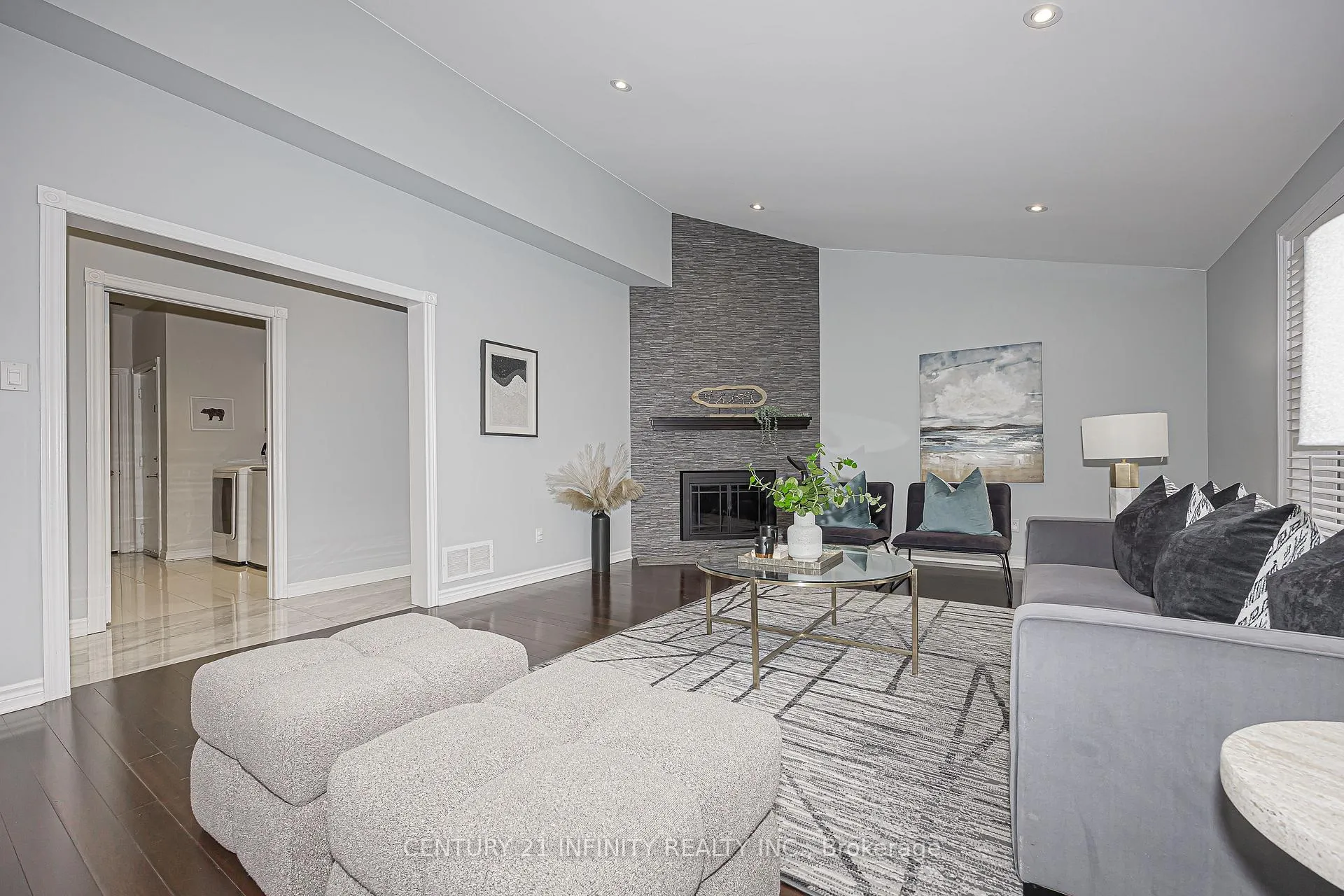 Photo 10 of 150 Strathearn Avenue, Richmond Hill, Bayview Hill — HOMEH
