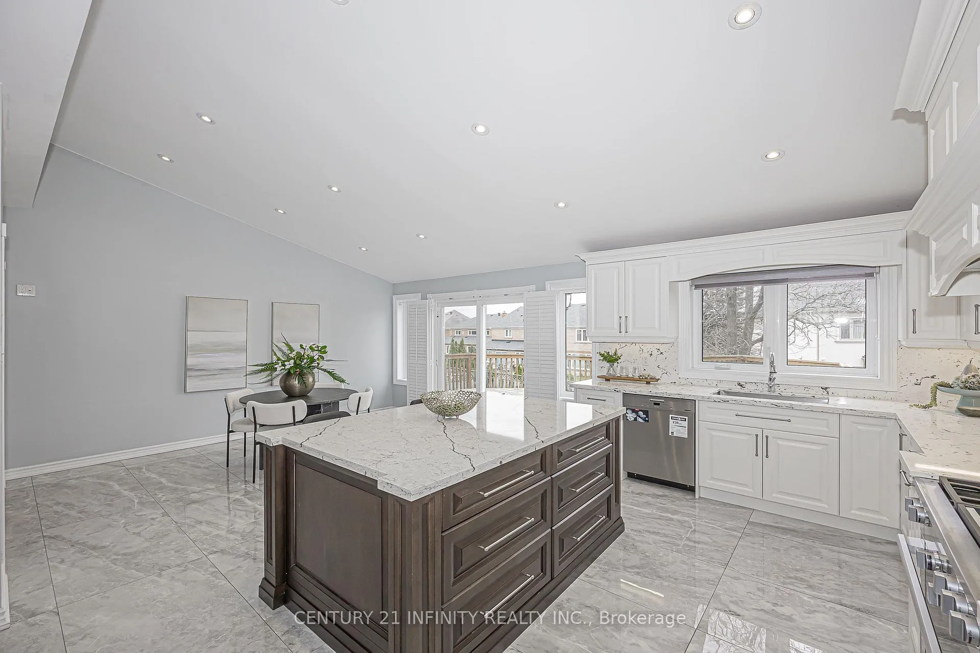 Photo 16 of 150 Strathearn Avenue, Richmond Hill, Bayview Hill — HOMEH