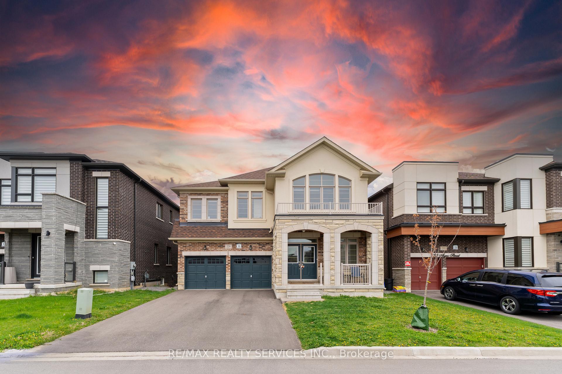 Photo 2 of 229 Agro Street, Hamilton, Waterdown — HOMEH