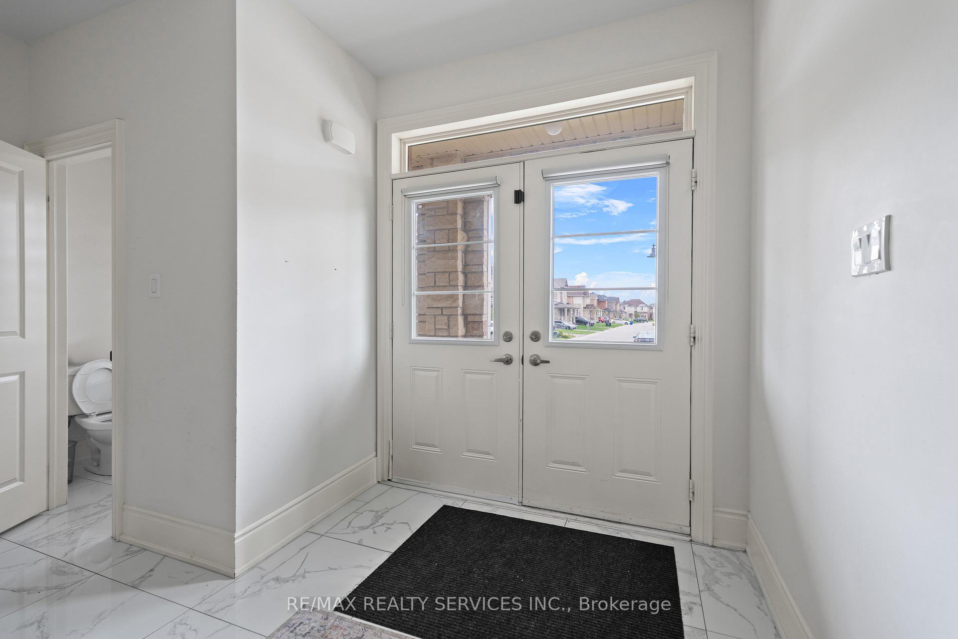 Photo 7 of 229 Agro Street, Hamilton, Waterdown — HOMEH