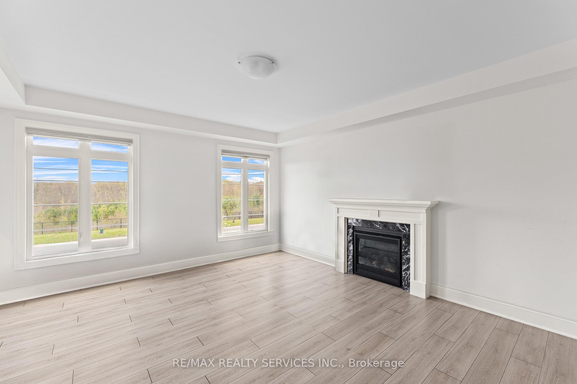 Photo 13 of 229 Agro Street, Hamilton, Waterdown — HOMEH
