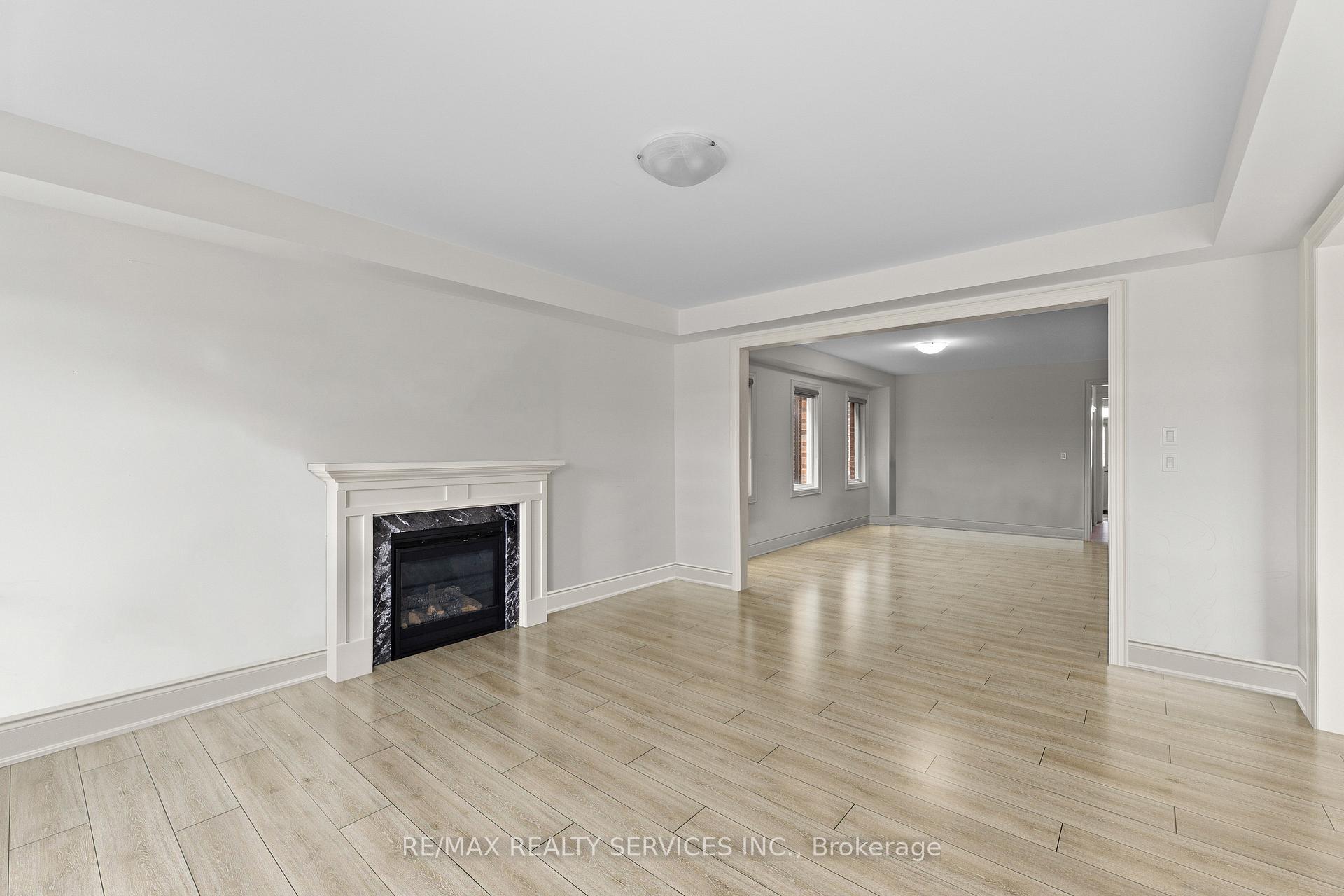 Photo 15 of 229 Agro Street, Hamilton, Waterdown — HOMEH
