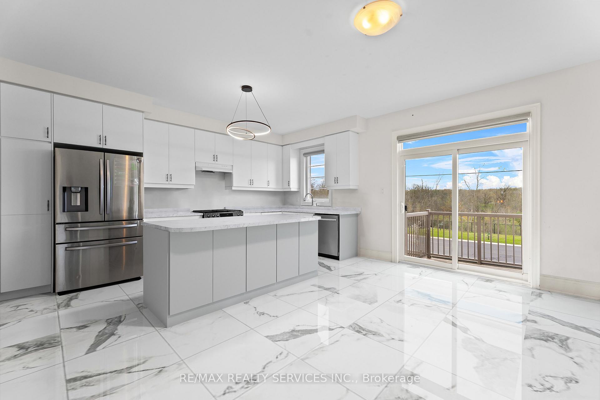 Photo 18 of 229 Agro Street, Hamilton, Waterdown — HOMEH