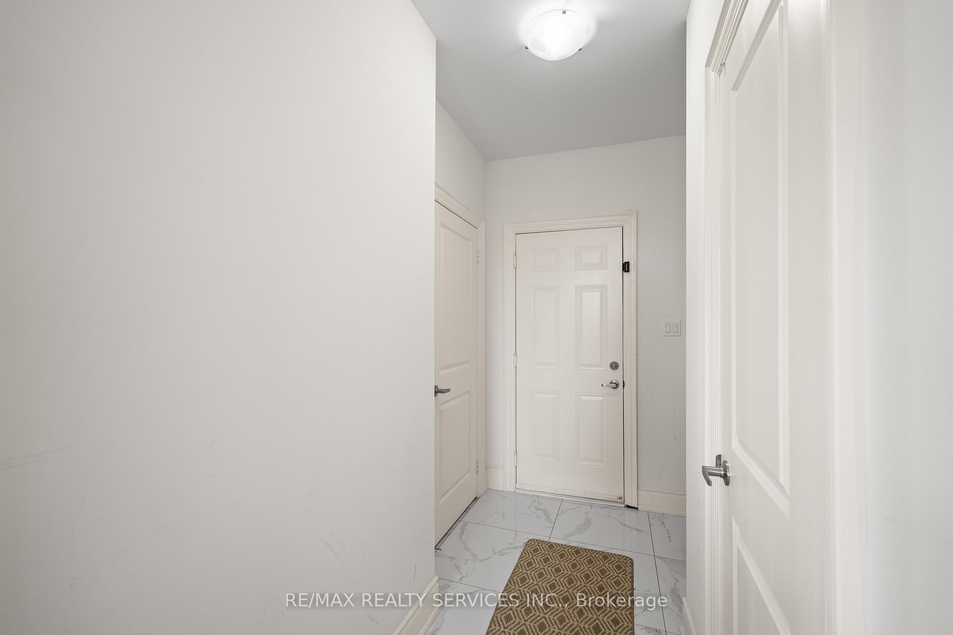 Photo 21 of 229 Agro Street, Hamilton, Waterdown — HOMEH