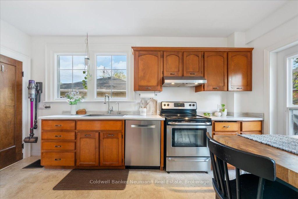 Photo 15 of 120 Waterloo Avenue, Guelph, Downtown — HOMEH