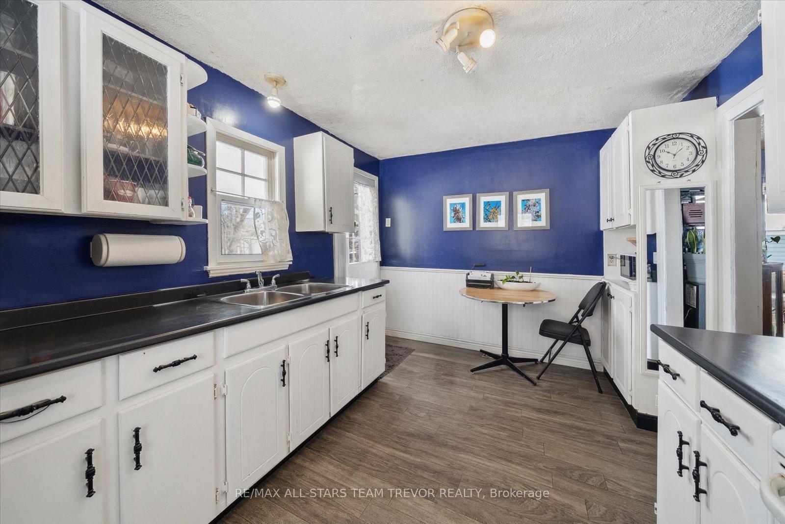 Photo 6 of 421 Lake Drive S, Georgina, Keswick South — HOMEH