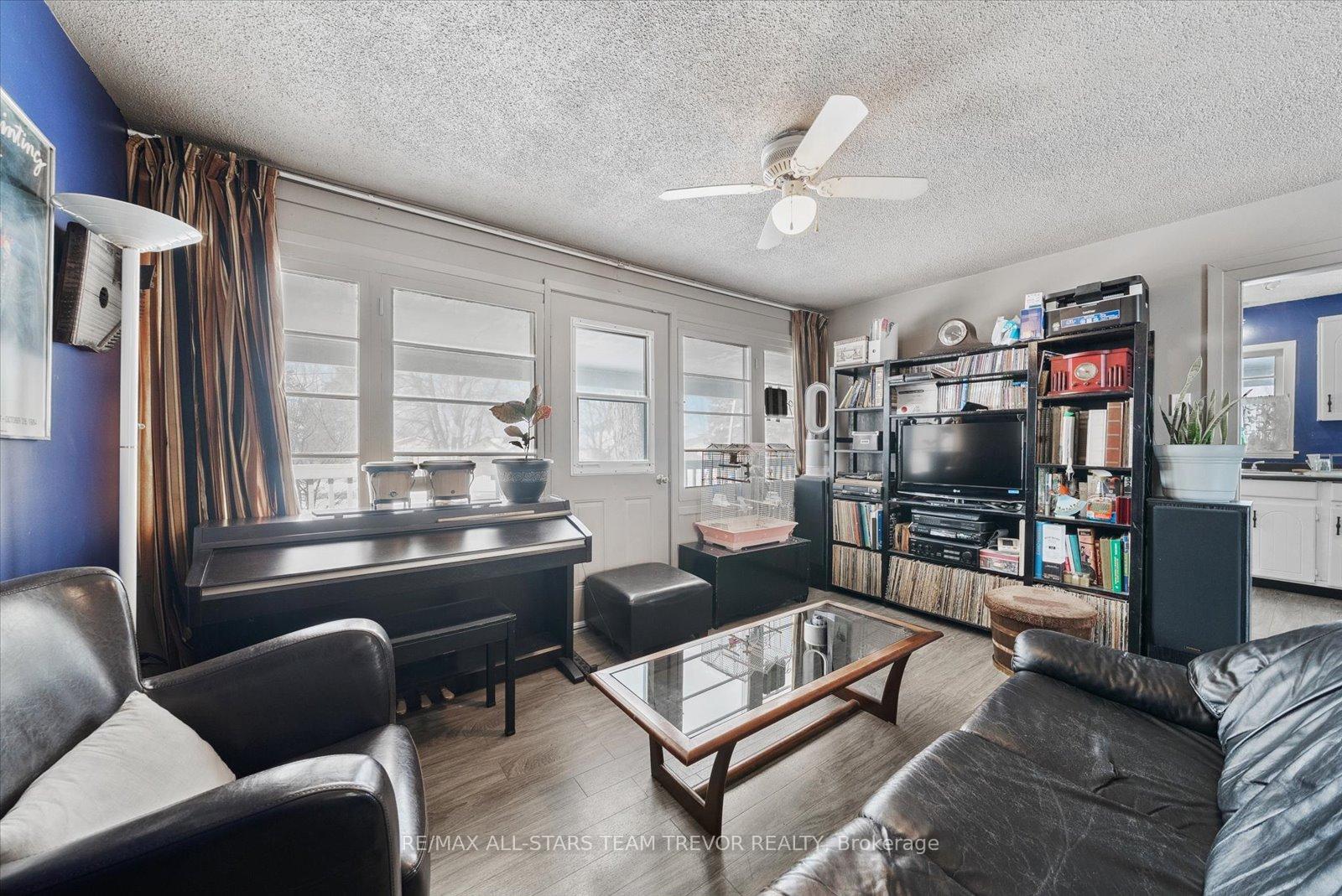 Photo 9 of 421 Lake Drive S, Georgina, Keswick South — HOMEH