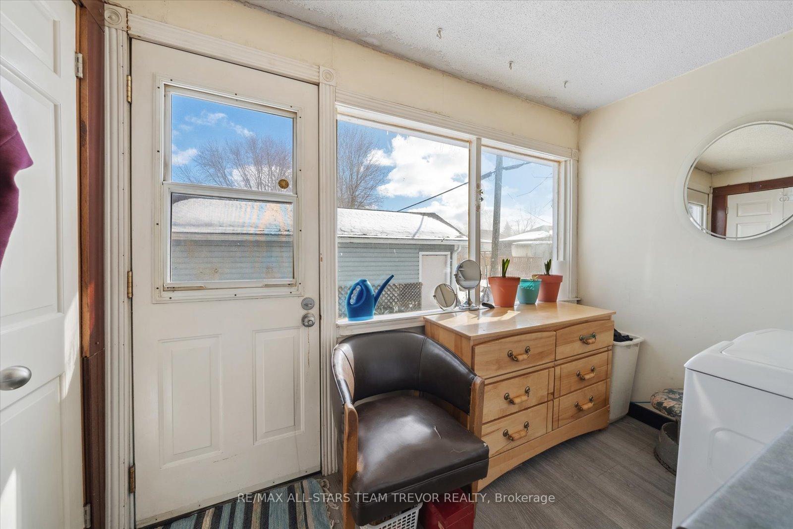 Photo 21 of 421 Lake Drive S, Georgina, Keswick South — HOMEH
