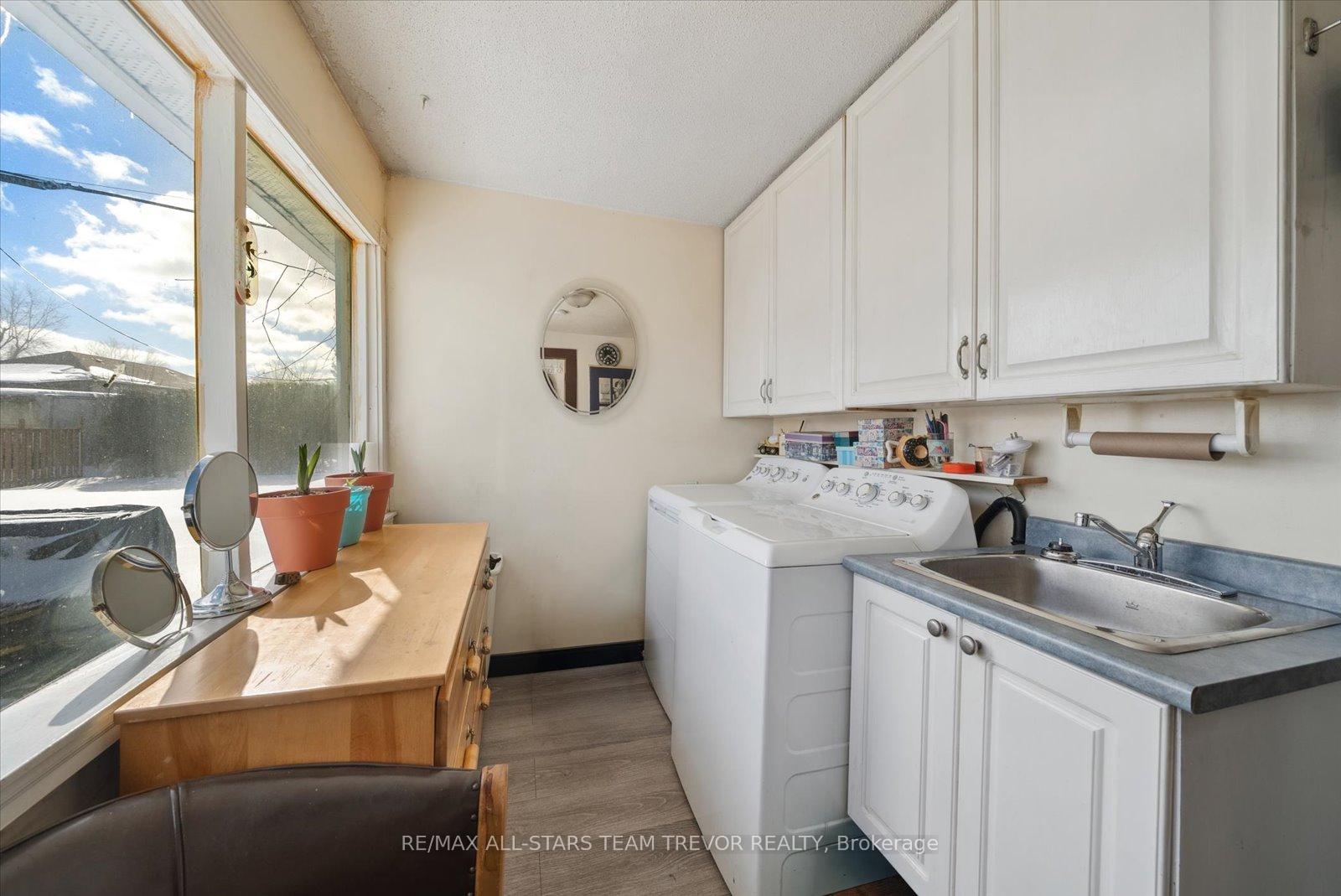 Photo 23 of 421 Lake Drive S, Georgina, Keswick South — HOMEH
