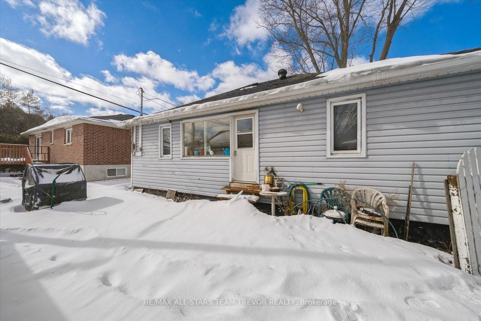 Photo 29 of 421 Lake Drive S, Georgina, Keswick South — HOMEH