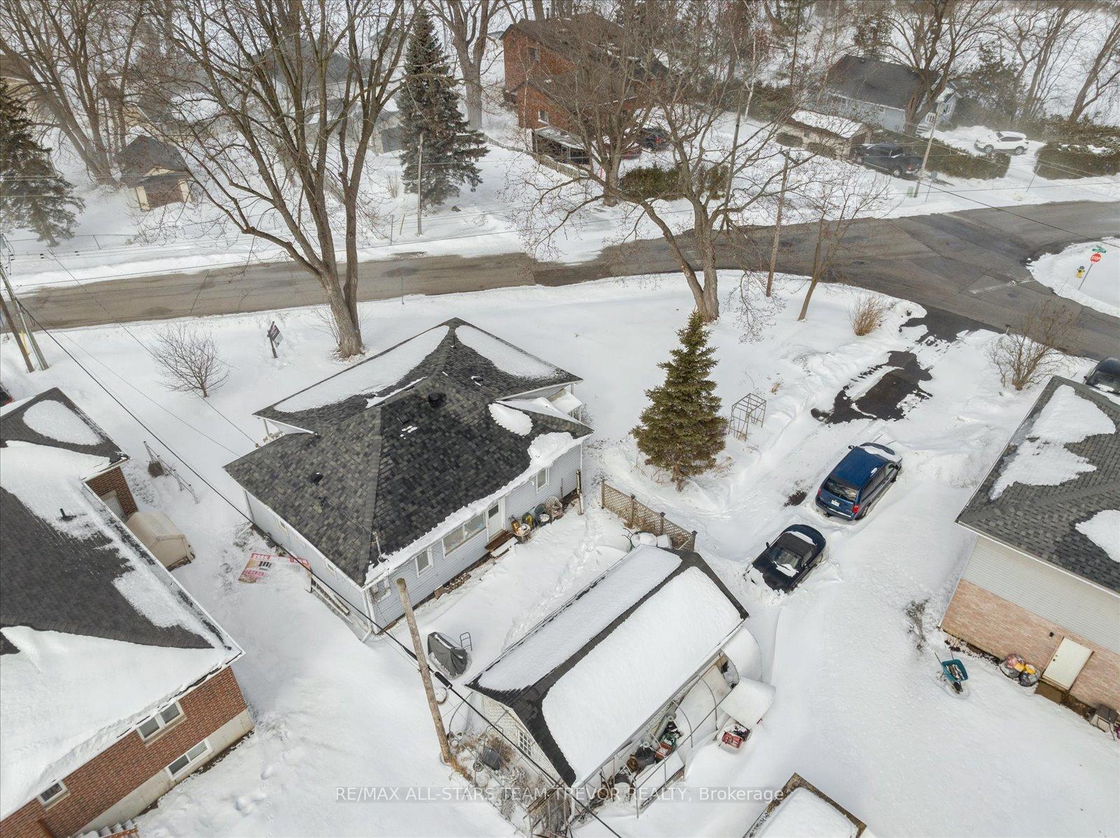 Photo 32 of 421 Lake Drive S, Georgina, Keswick South — HOMEH