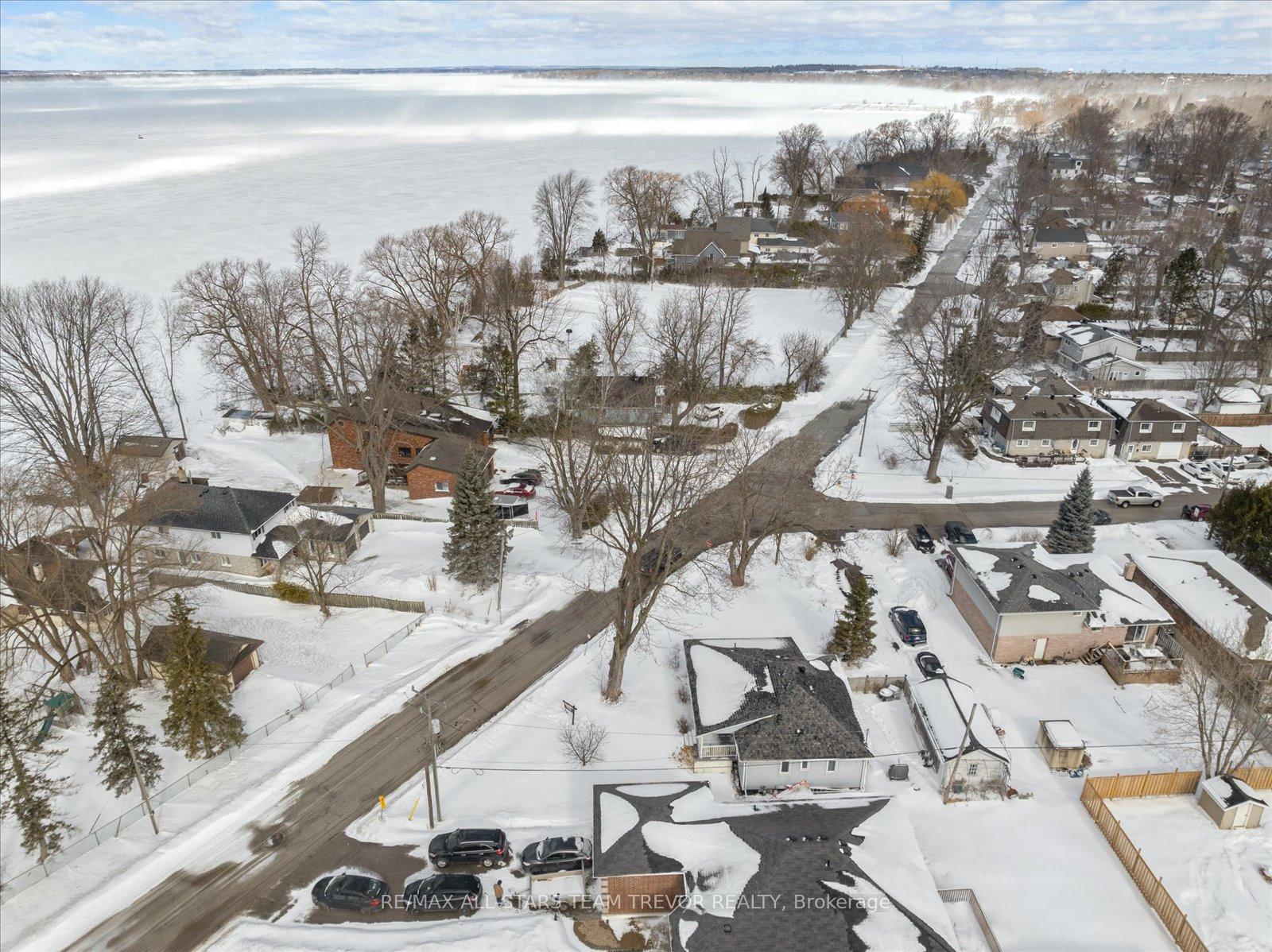 Photo 33 of 421 Lake Drive S, Georgina, Keswick South — HOMEH