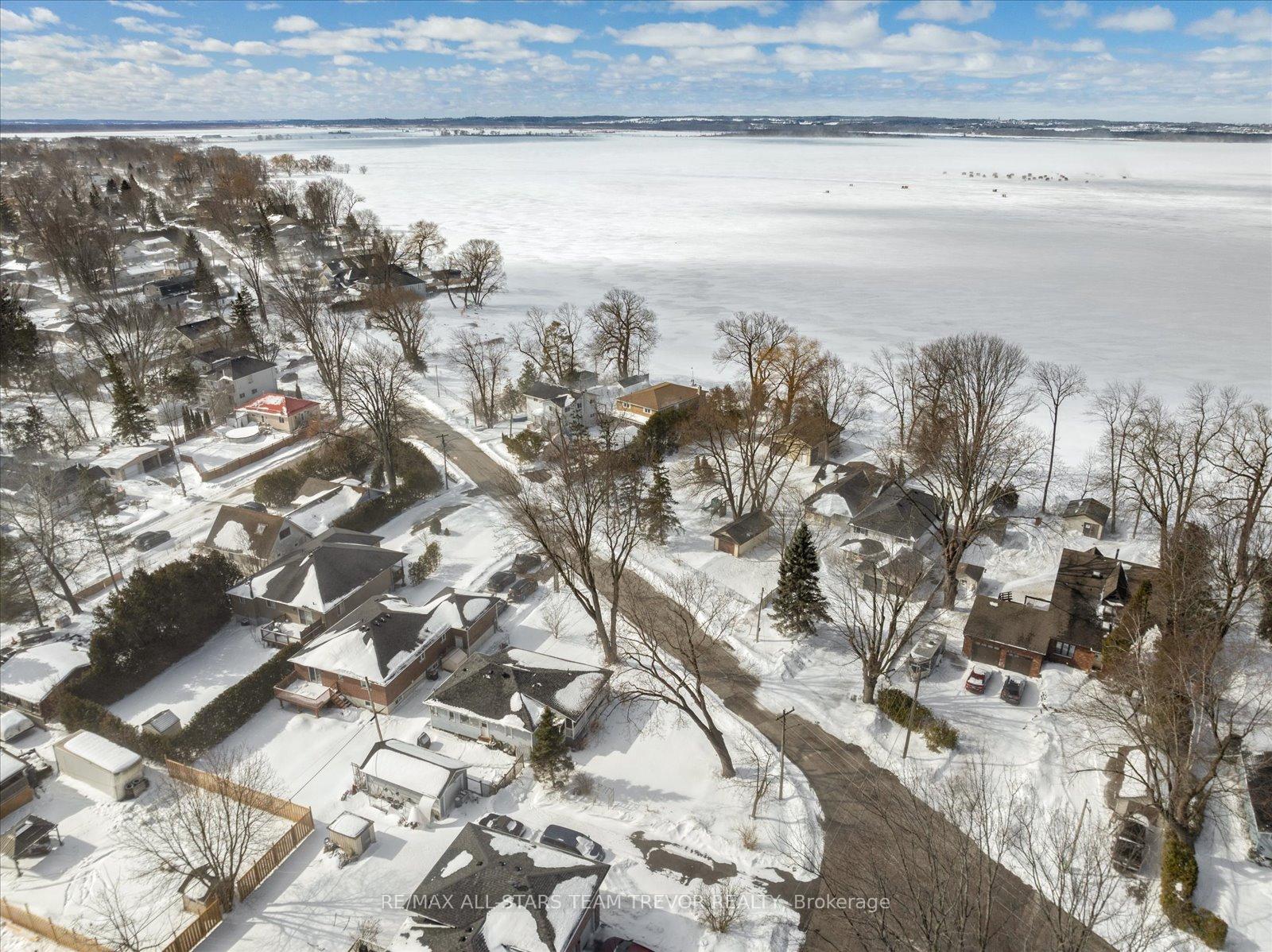 Photo 34 of 421 Lake Drive S, Georgina, Keswick South — HOMEH