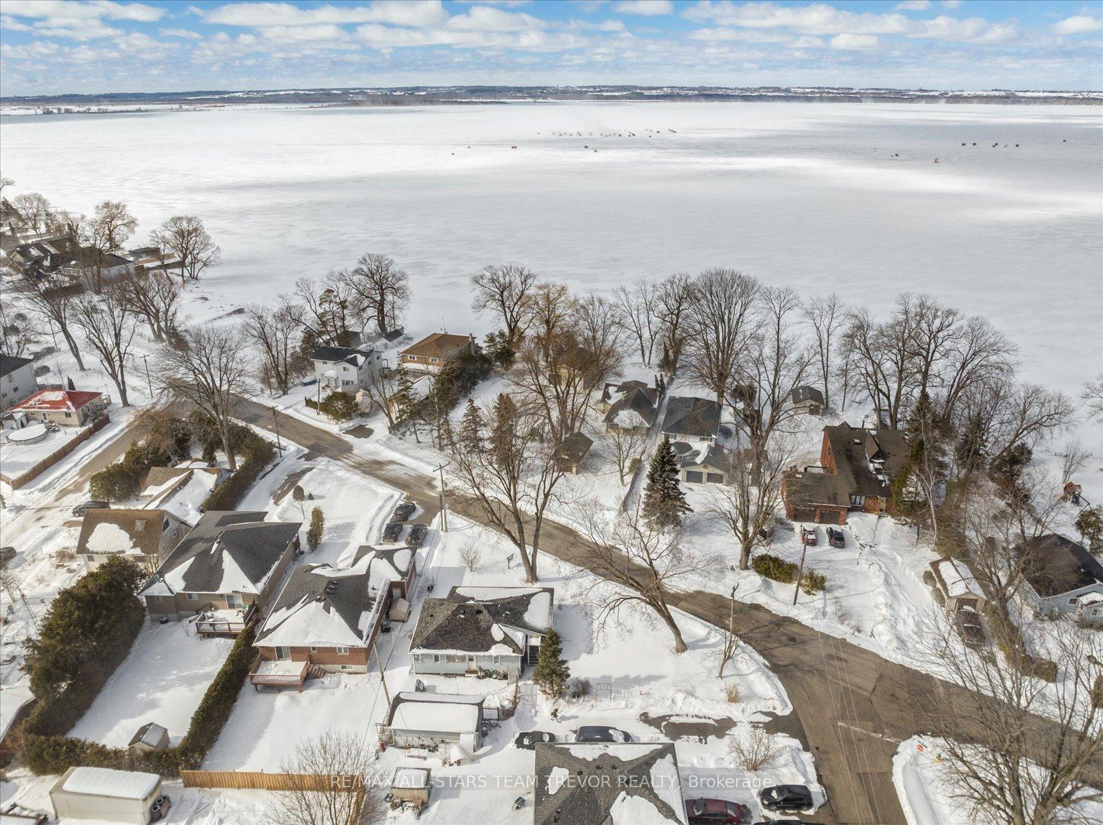 Photo 35 of 421 Lake Drive S, Georgina, Keswick South — HOMEH