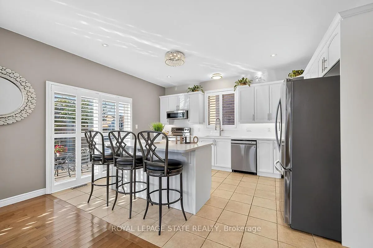 Photo 7 of 3 Sasha Court, Hamilton, Stoney Creek — HOMEH